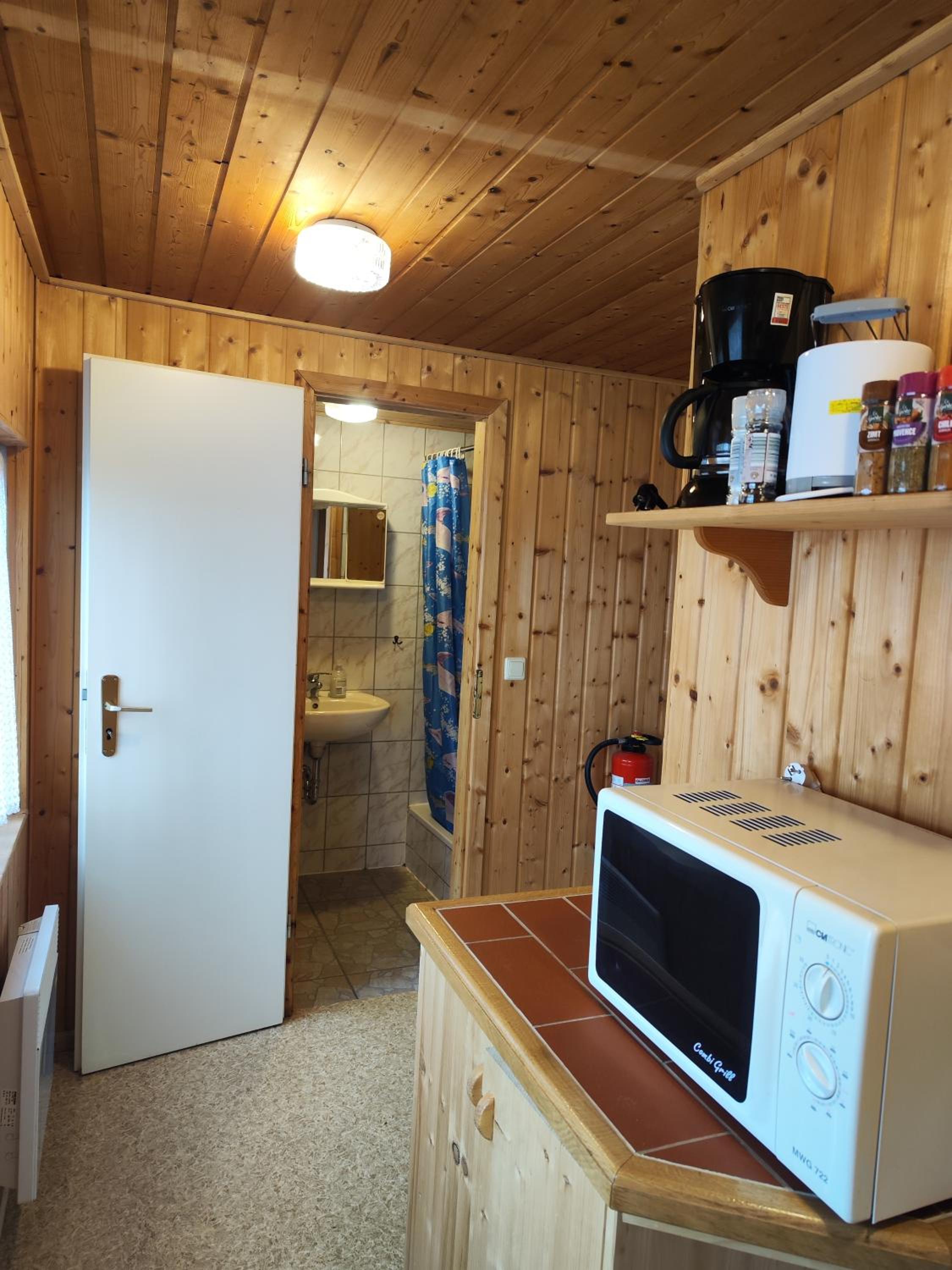 Photo 18