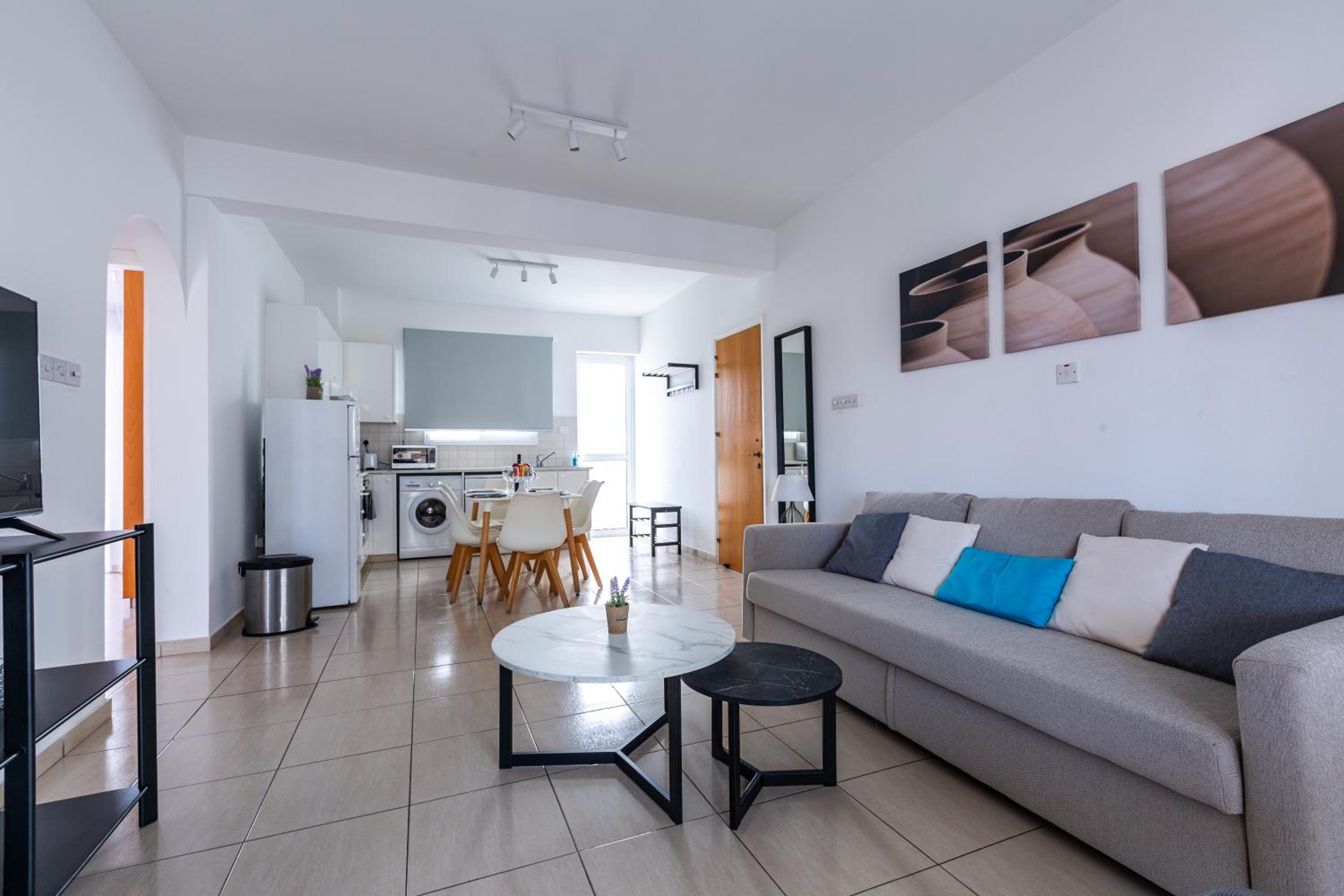Beautiful 2 bed apartment in Paphos Cyprus