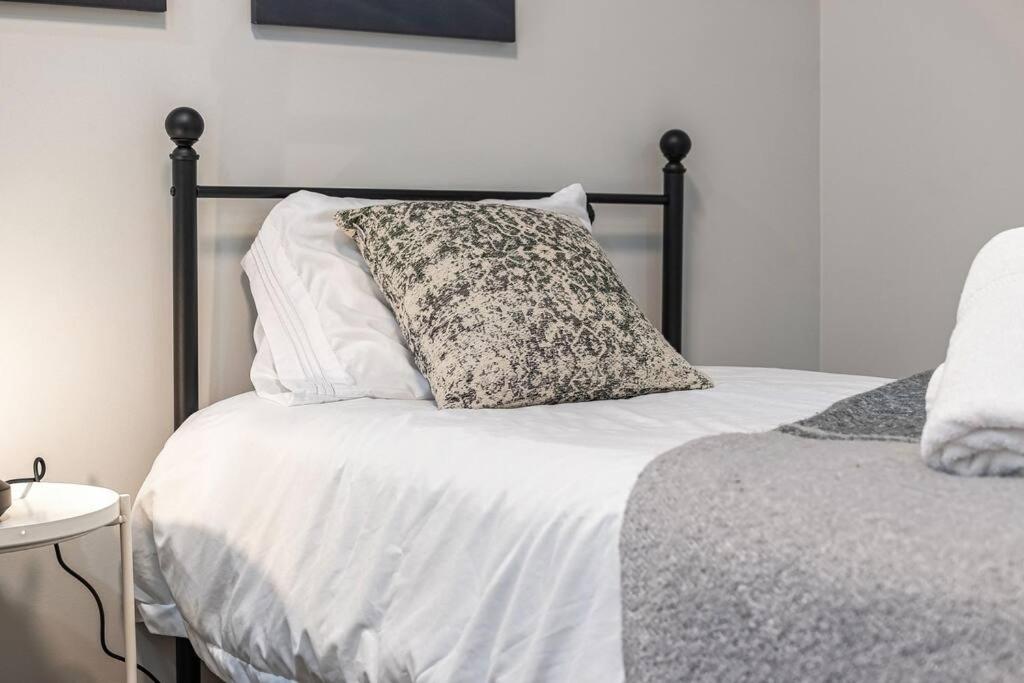 Stylish Suite-NearWEM-4 Bed-Central
