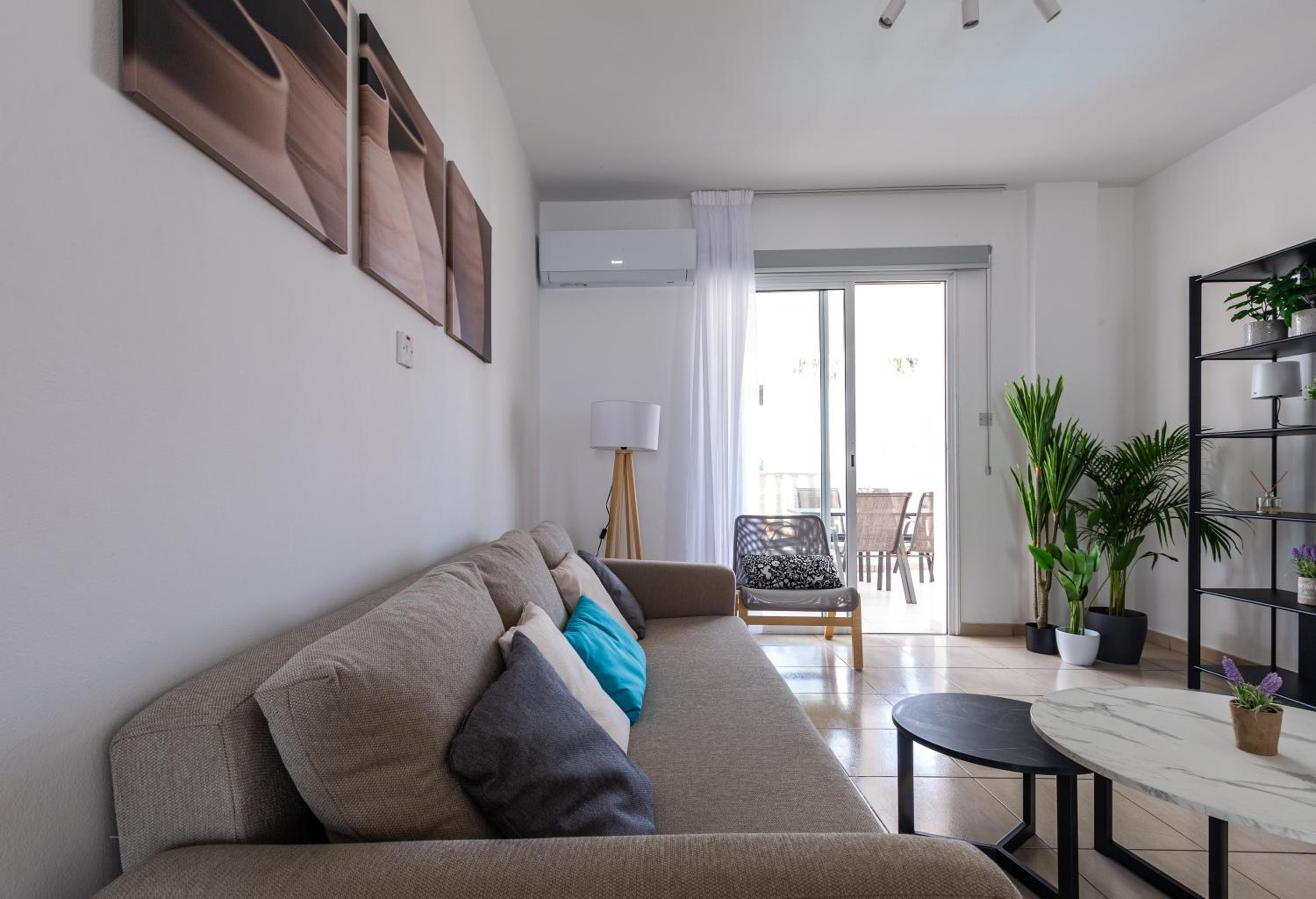 Beautiful 2 bed apartment in Paphos Cyprus