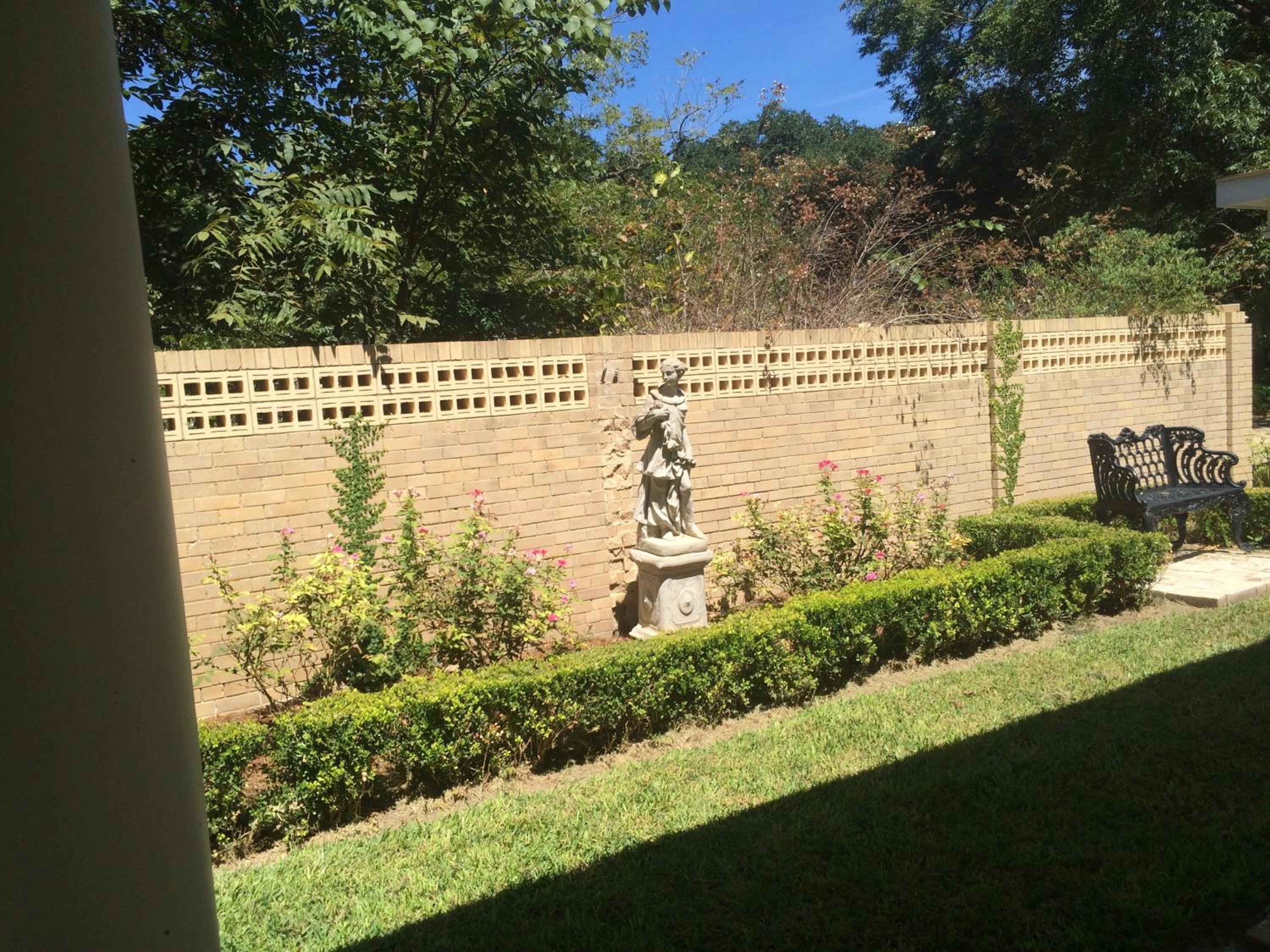 Belle Oaks Inn