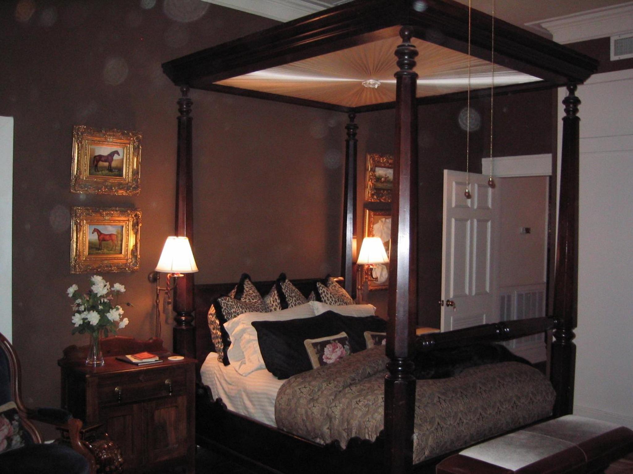 Belle Oaks Inn