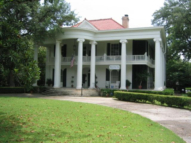Belle Oaks Inn
