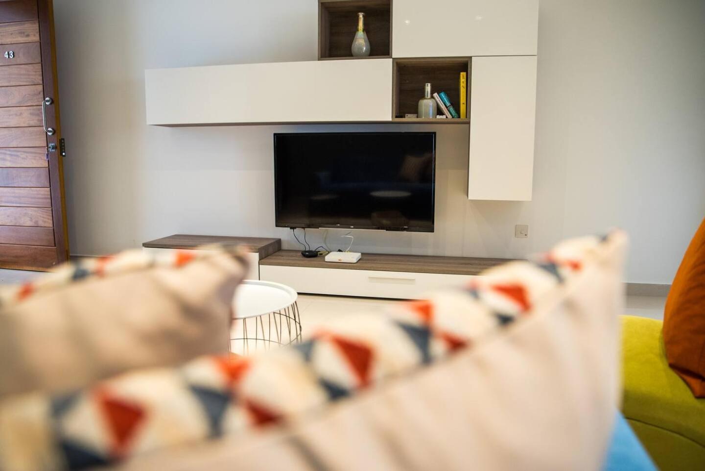 Lovely 1bed Maisonette Qawra By Homely photo 3