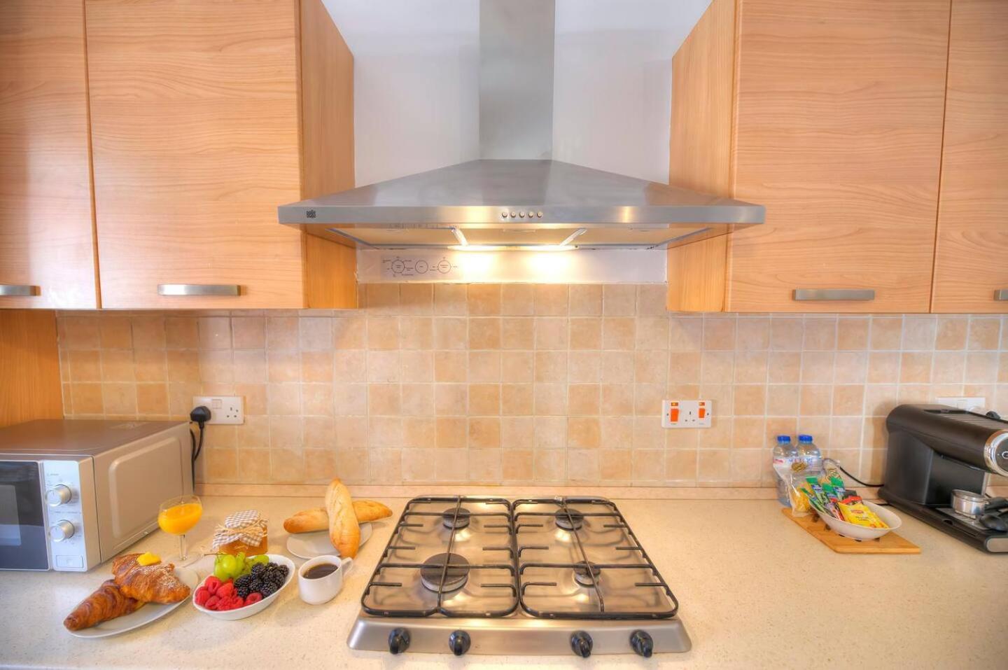 St Julians lovely 3 bedrooms by Homely photo 5