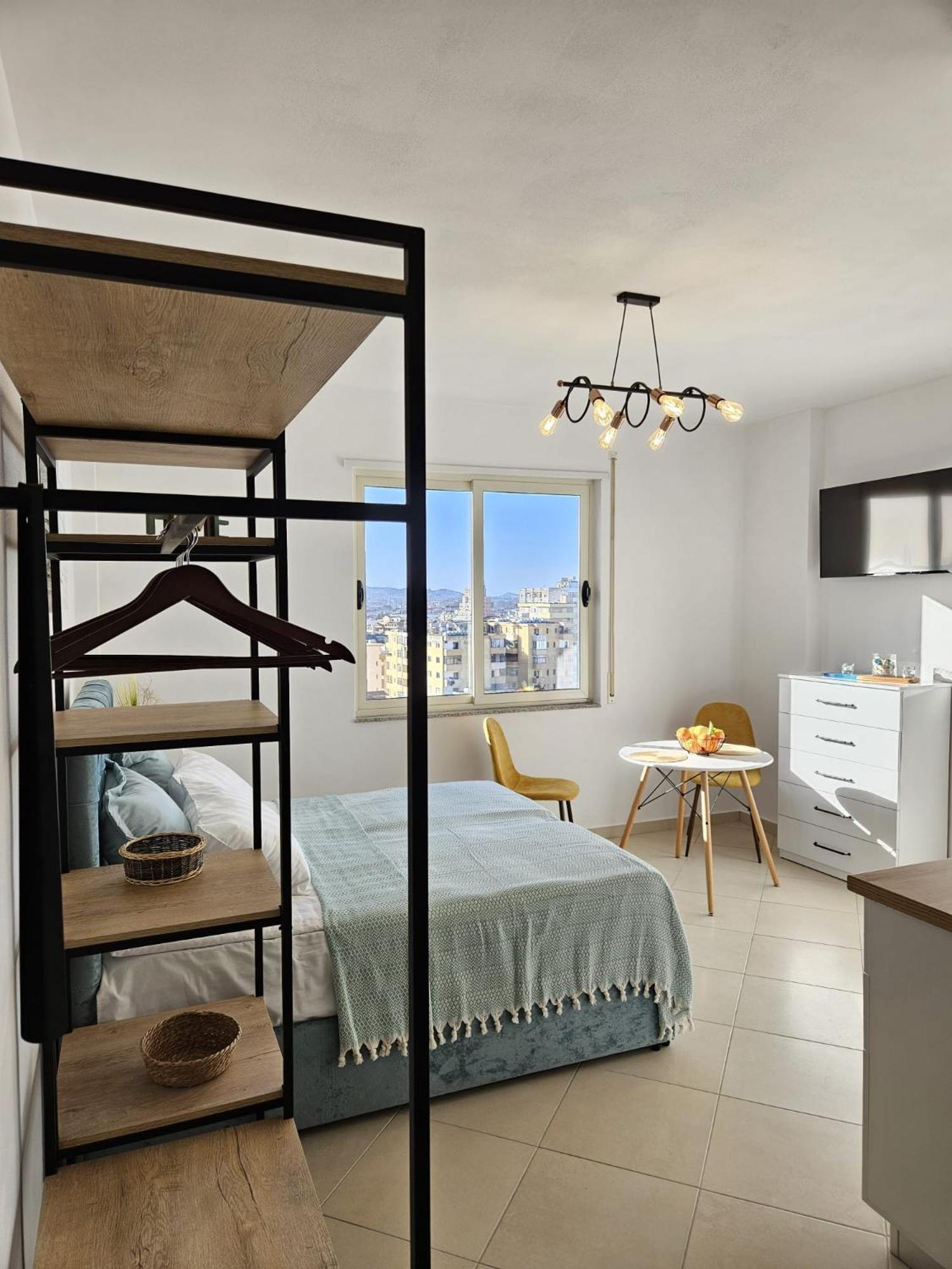 Laguna Apartment