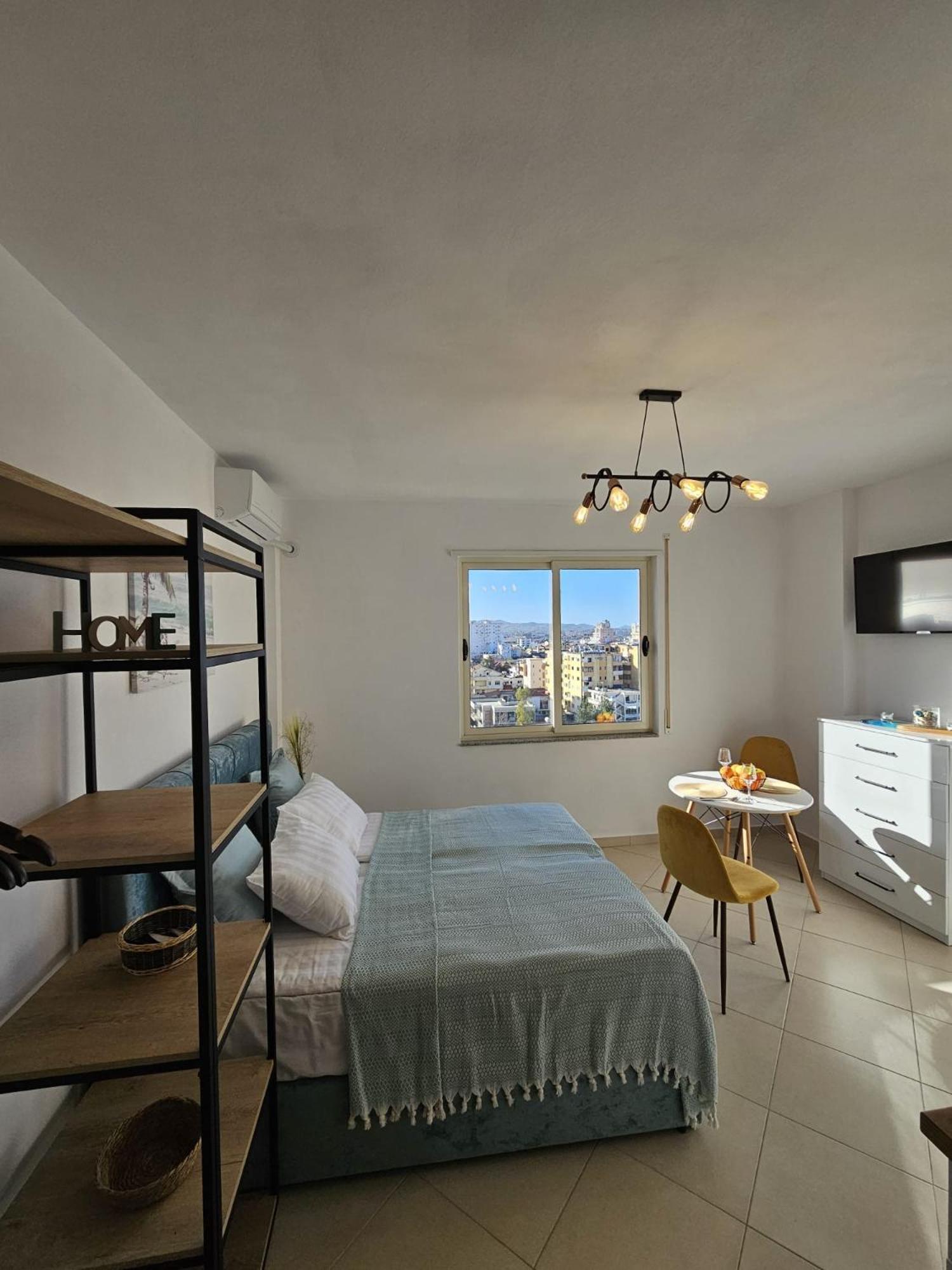Laguna Apartment