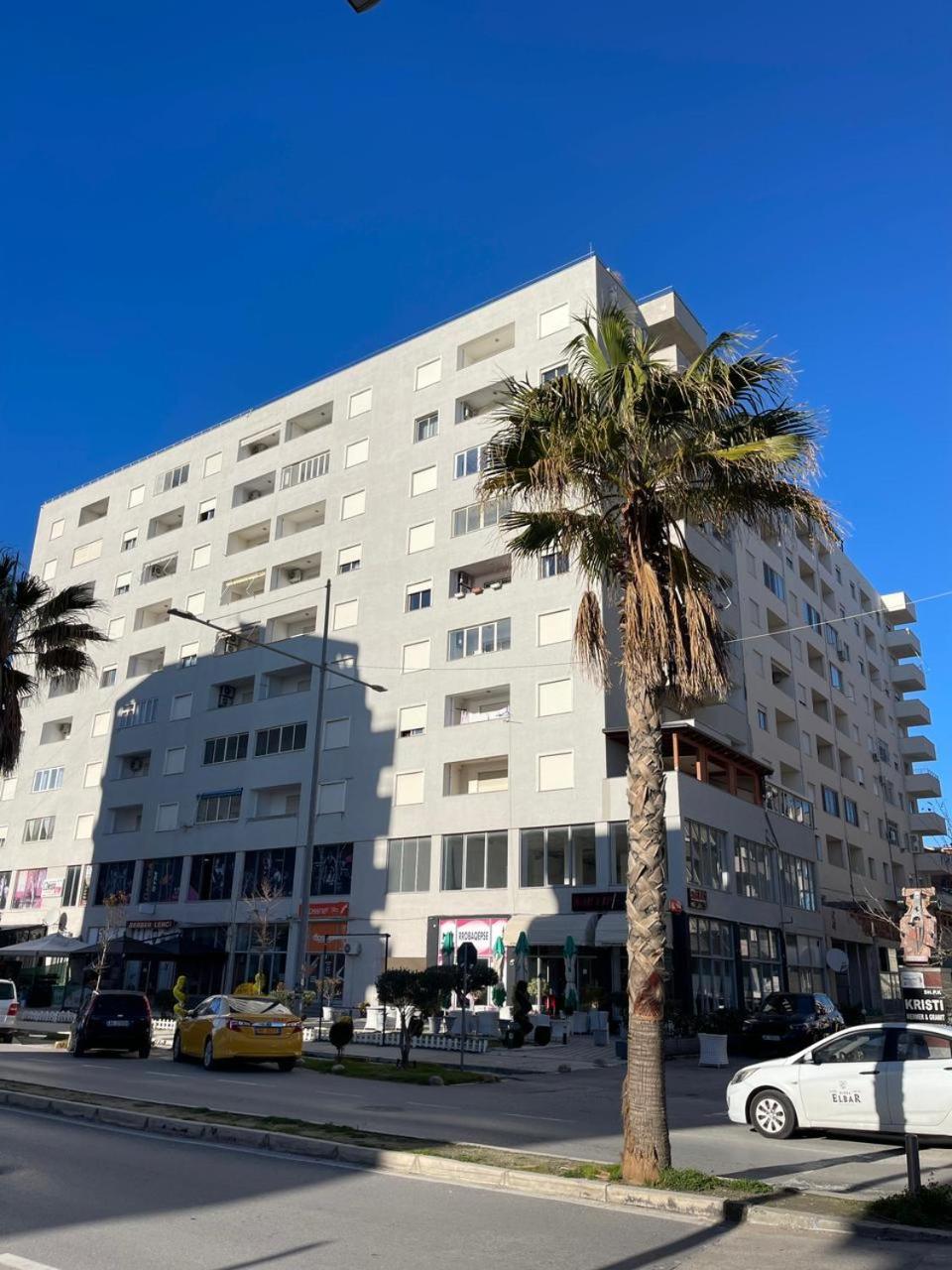 Laguna Apartment