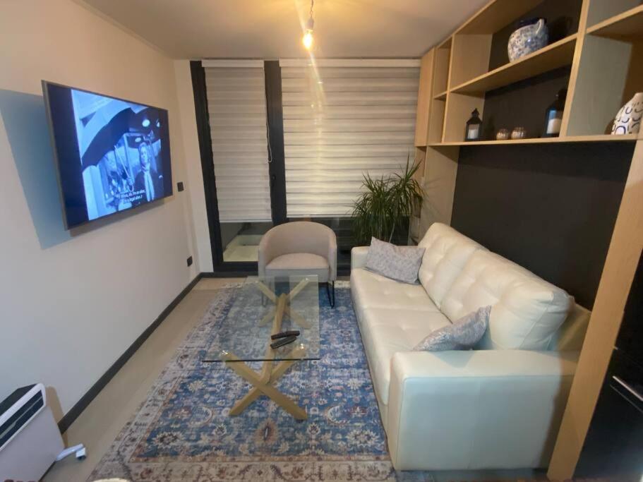 Maravilloso Depto nuevo 2D 2B centro frente al lago con piscina techada temperada, jacuzzi y gimnasio