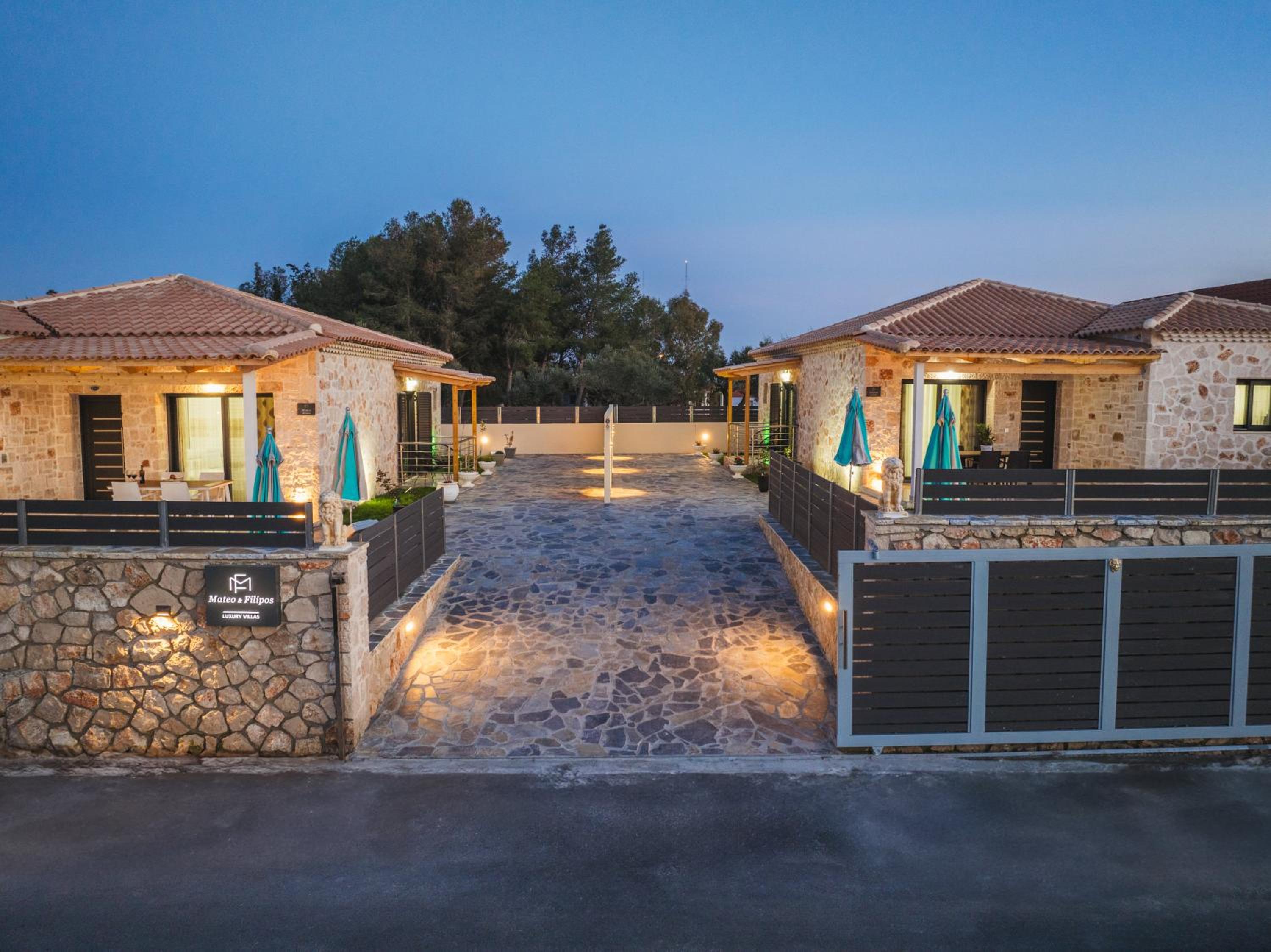 Mateo & Filipos Luxury Villas view 4