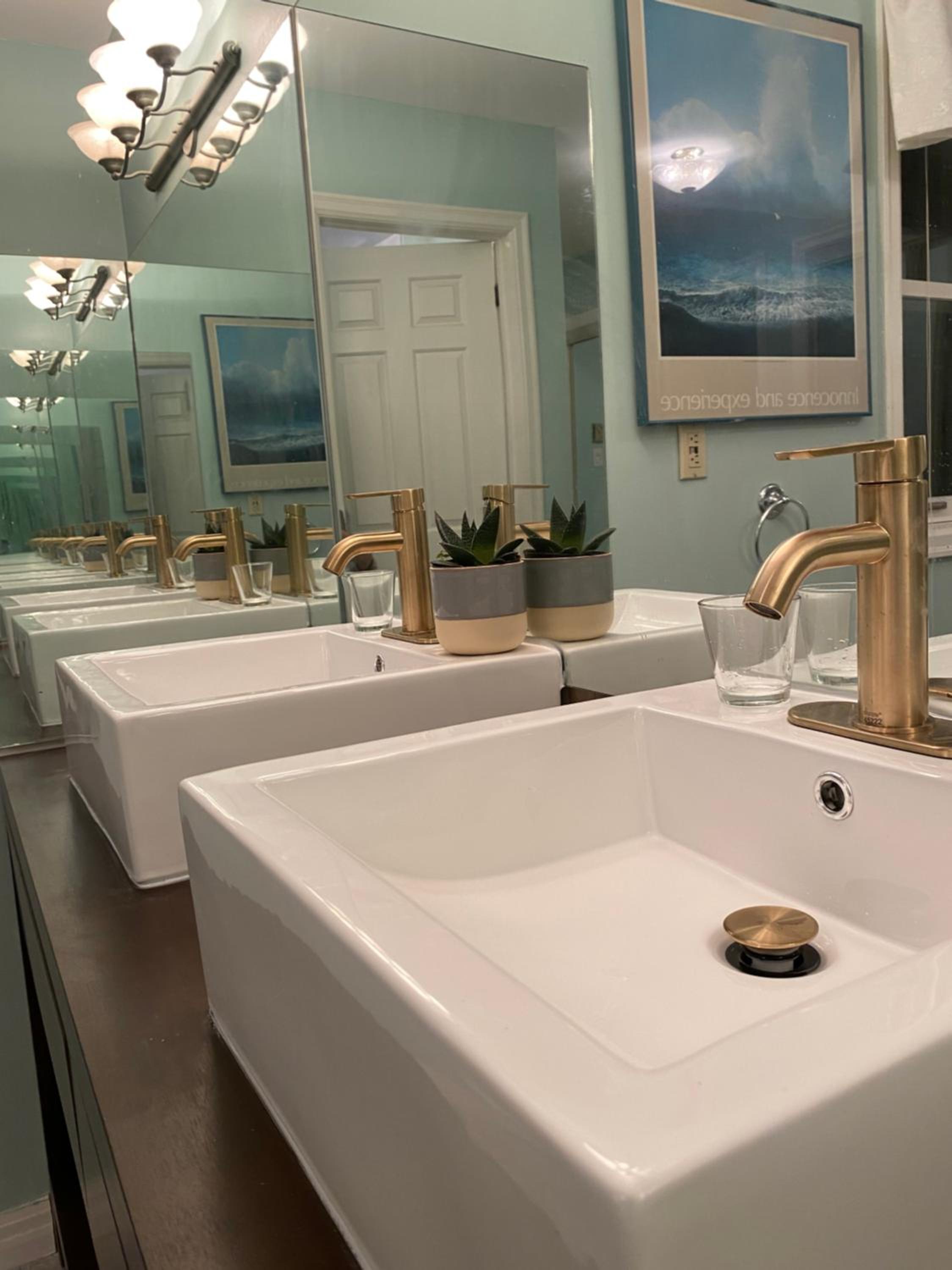 Hotel Downtown Halifax suites - Image 1