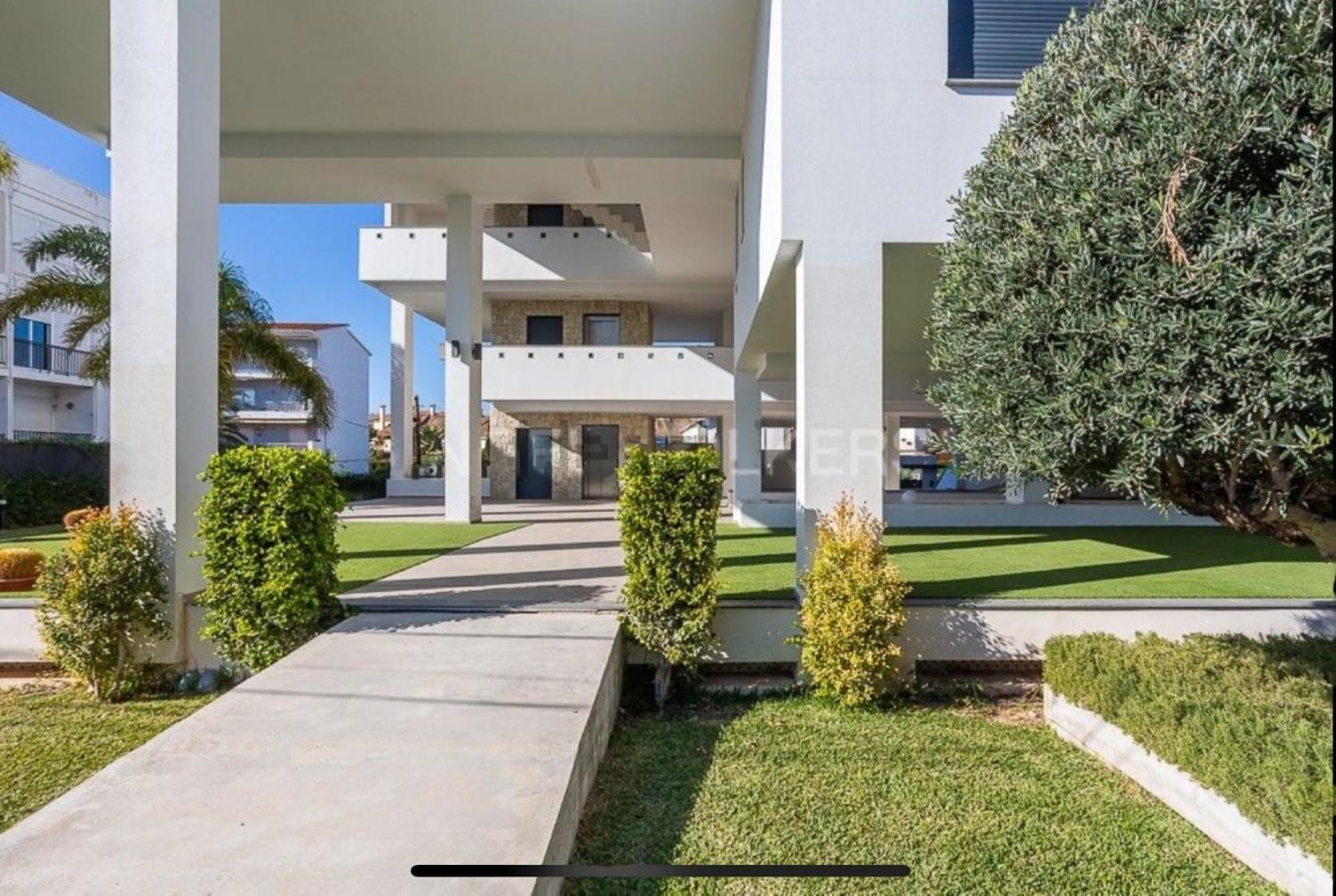 PRECIOSO APARTAMENTO JUNTO A PLAYA EN DENIA