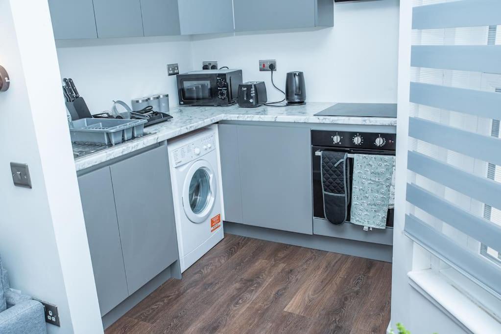 Aylesbury Apartment 1 with free parking