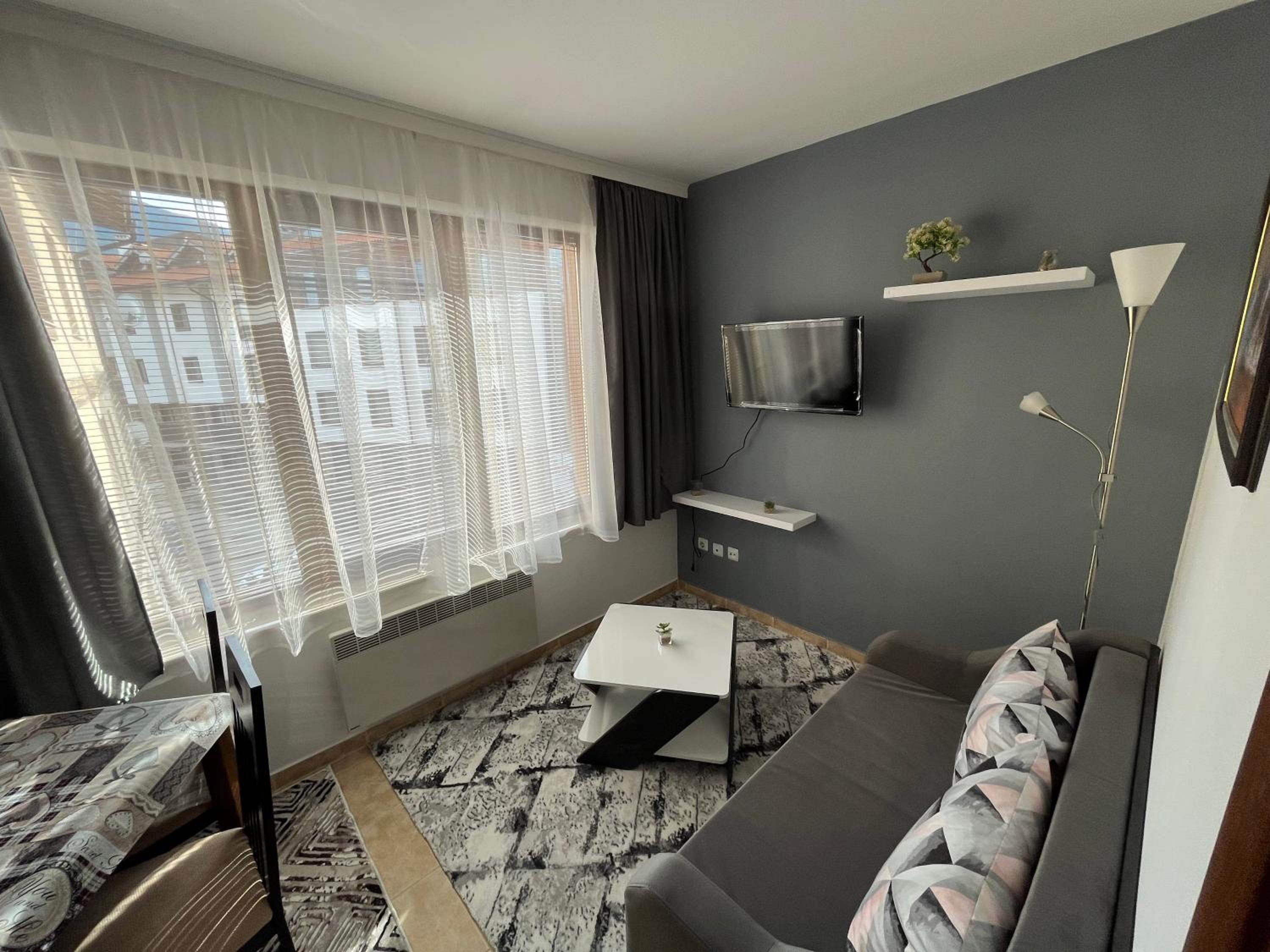 MH Apartments - Cozy & Quality One Bedroom