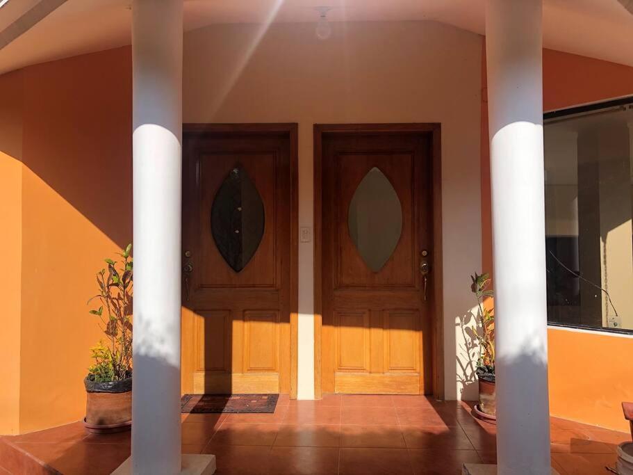 Apartamento Tranquilo y Espacioso cerca de Quito