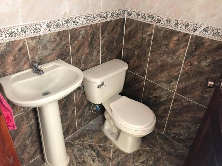 Apartamento Tranquilo y Espacioso cerca de Quito