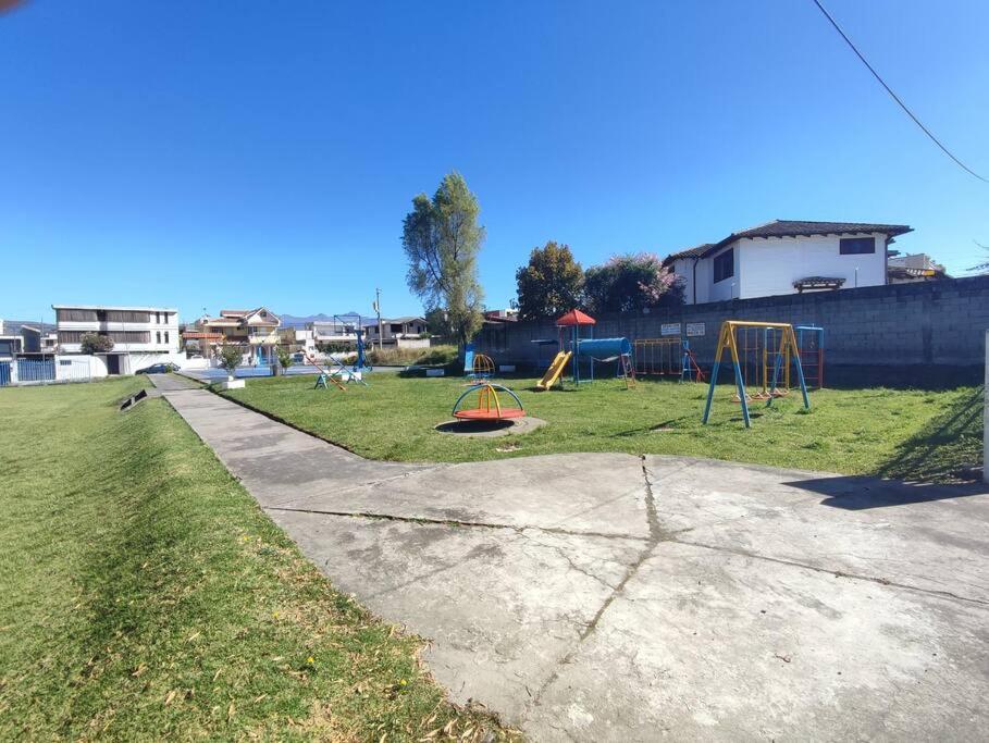 Apartamento Tranquilo y Espacioso cerca de Quito