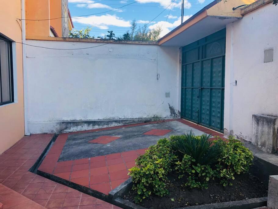 Apartamento Tranquilo y Espacioso cerca de Quito