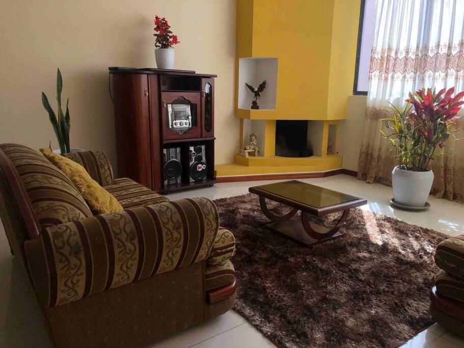 Apartamento Tranquilo y Espacioso cerca de Quito