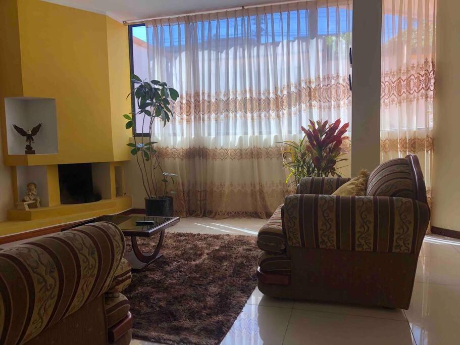 Apartamento Tranquilo y Espacioso cerca de Quito