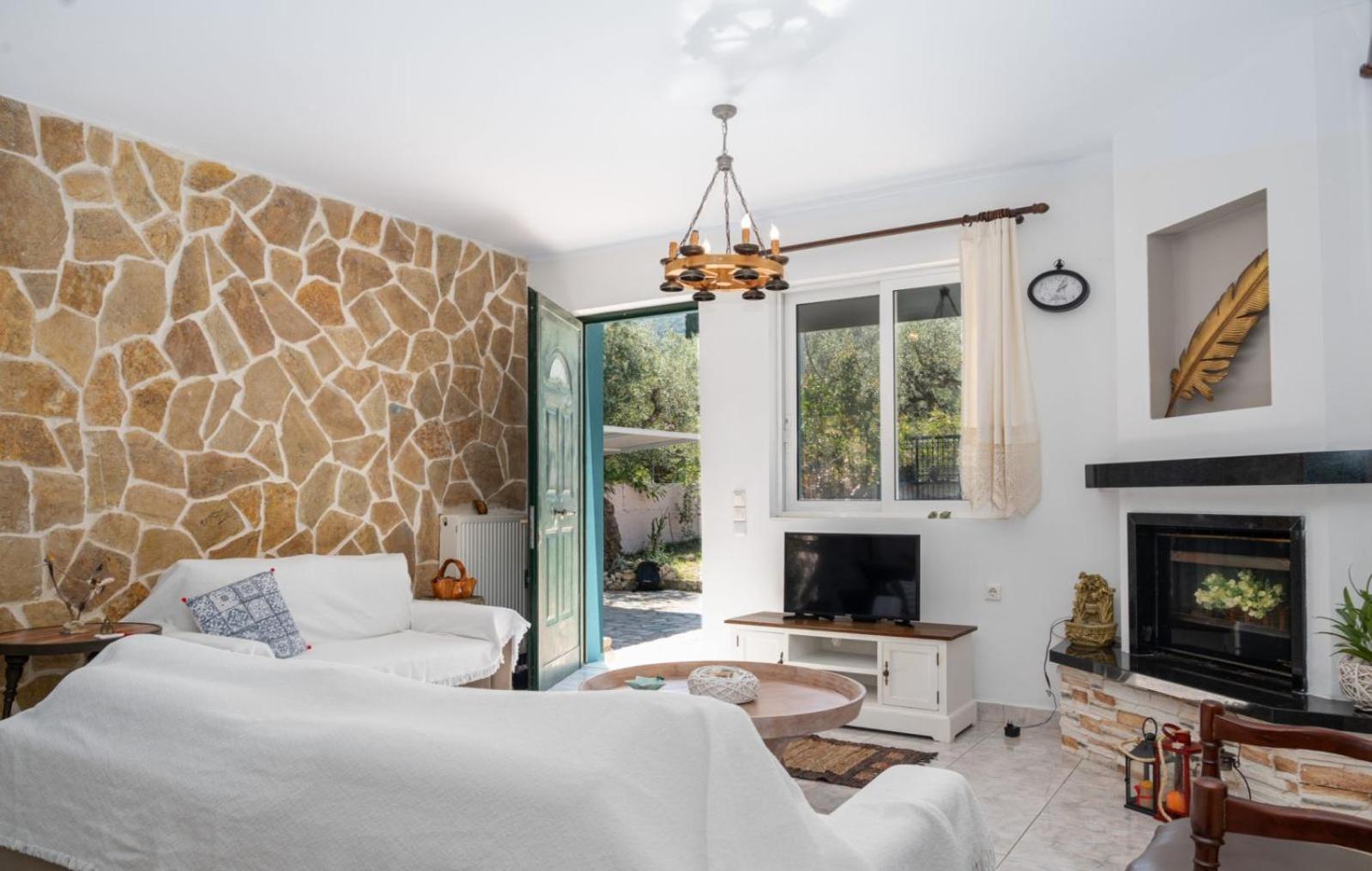 Ionnisos Traditional Home