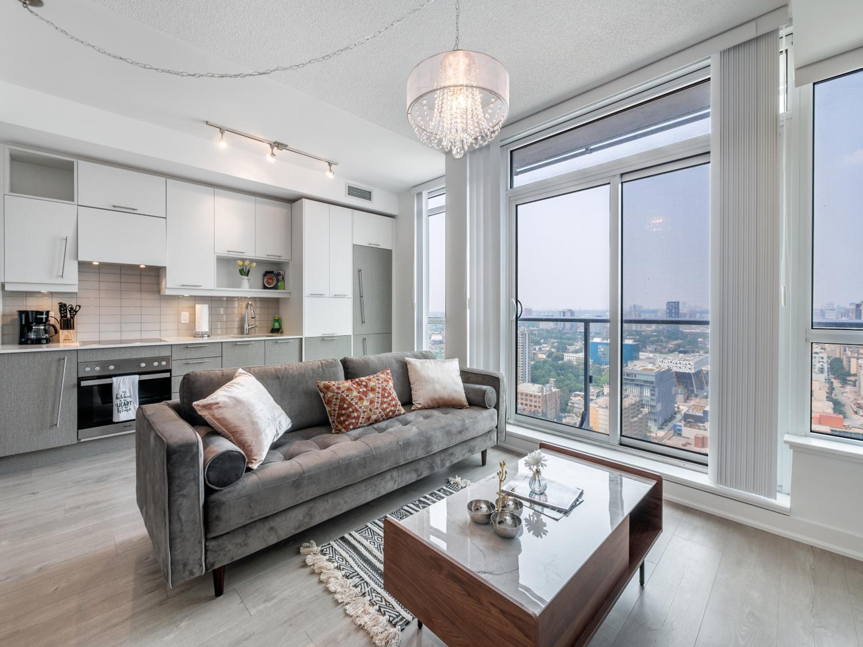 Hotel Designer One Bedroom Suite - Entertainment District Toronto - Image 1