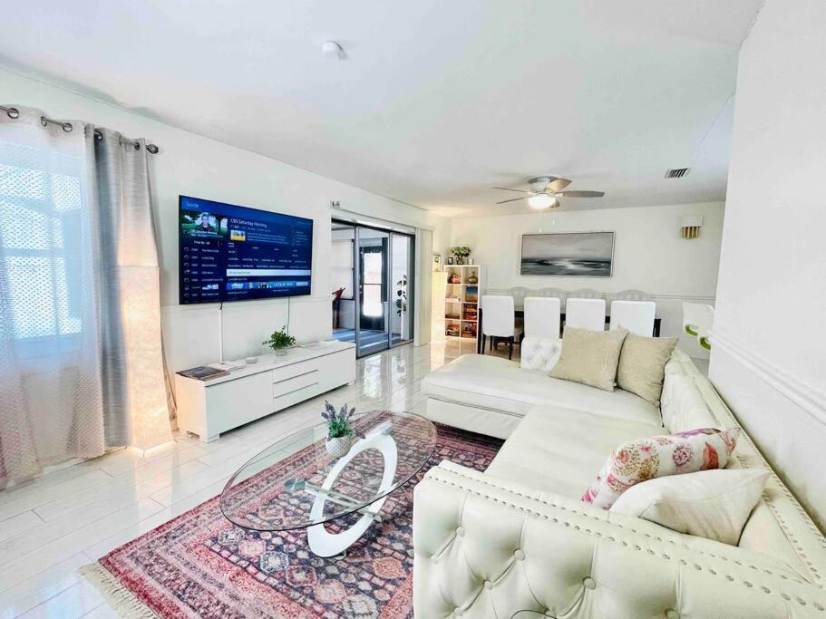 Beach Resort Retreat Accessible Home with Jacuzzi view 2
