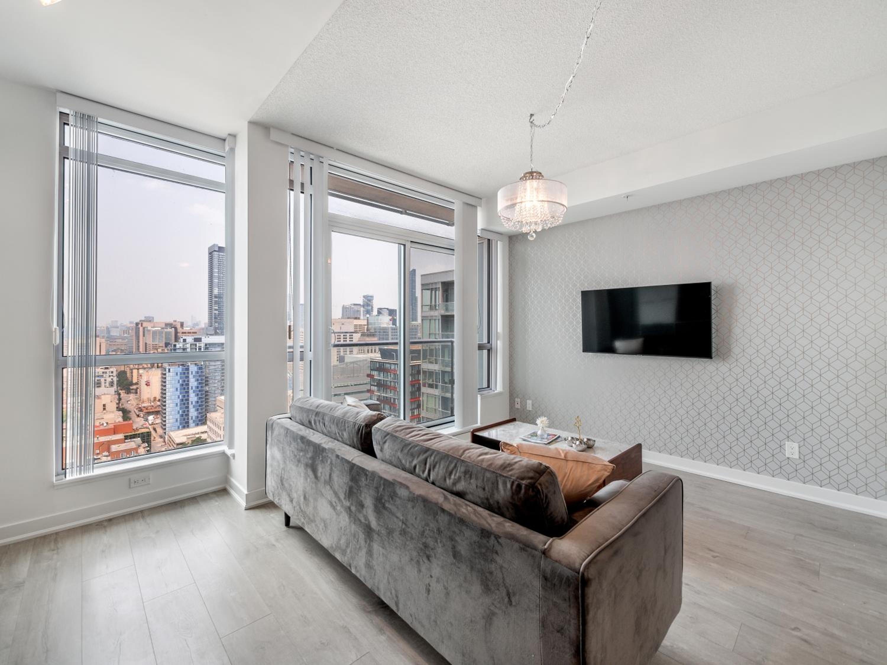 Designer One Bedroom Suite - Entertainment District Toronto