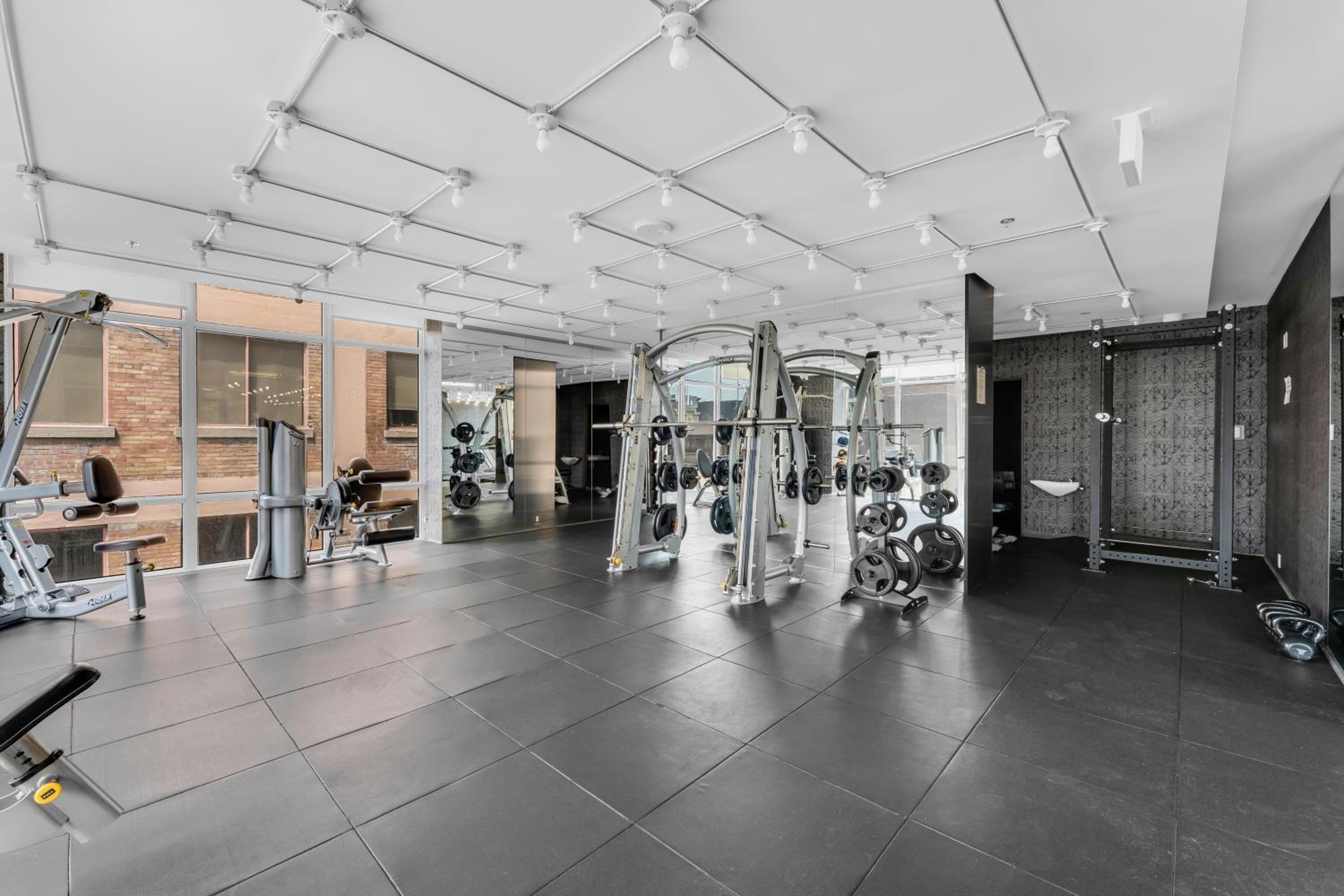 Designer One Bedroom Suite - Entertainment District Toronto