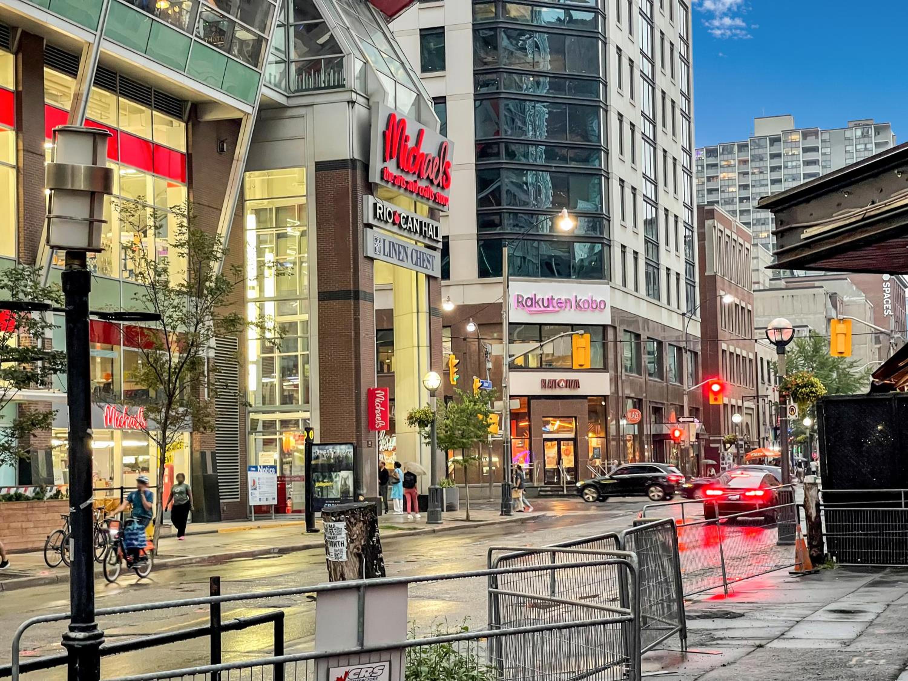Designer One Bedroom Suite - Entertainment District Toronto
