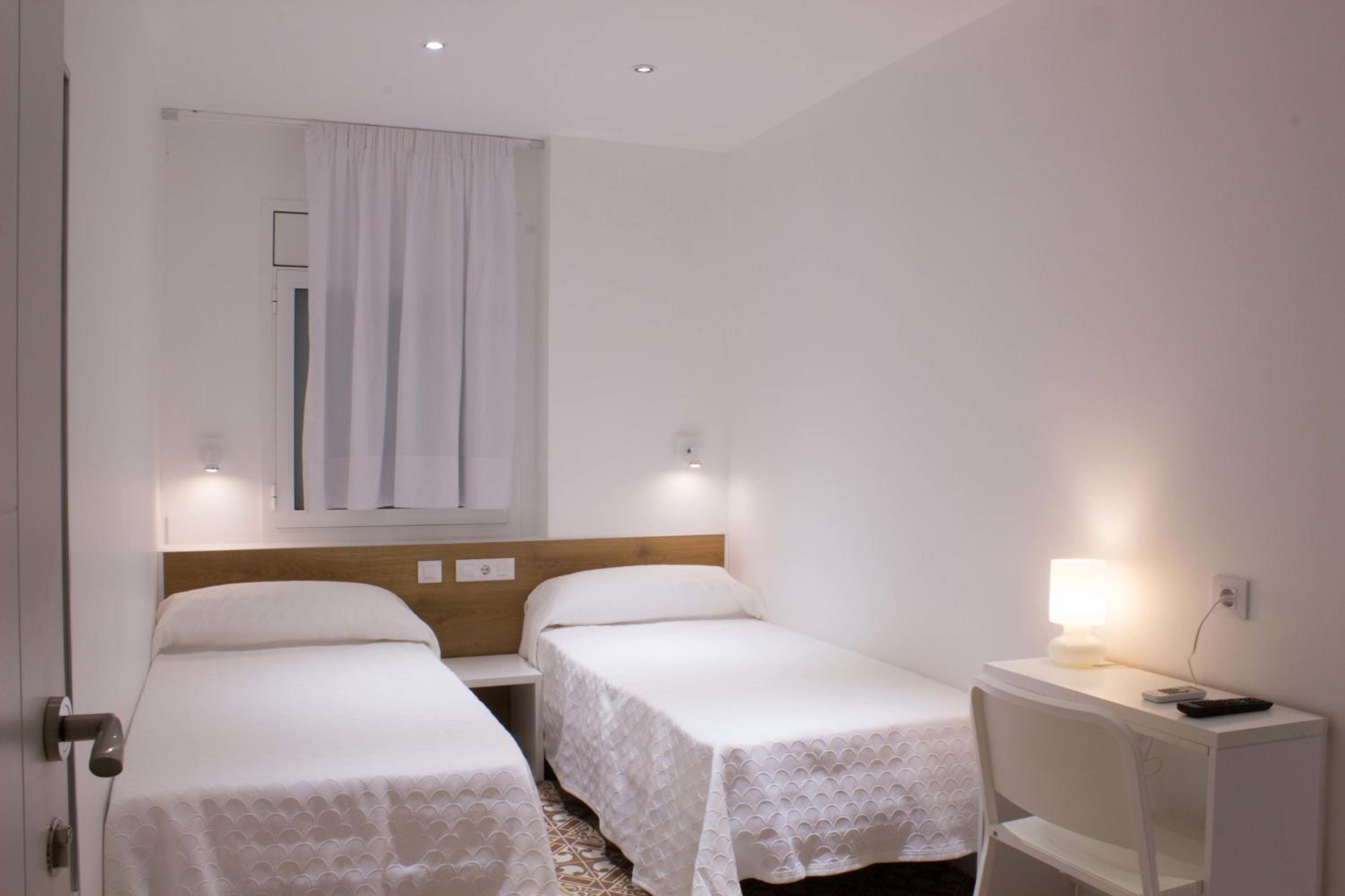 Hostal Nova Barcelona photo 5