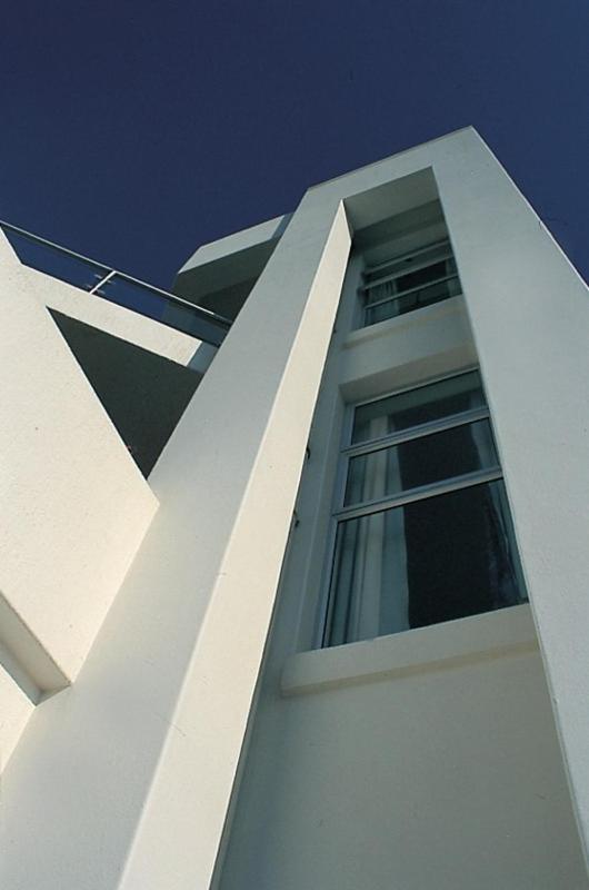 Diaz 15 House on the Bay