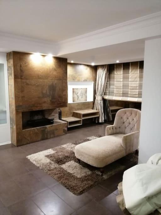 Casa Farah Villa Marbella Golden Mile Coral Beach behind ALDI view 5