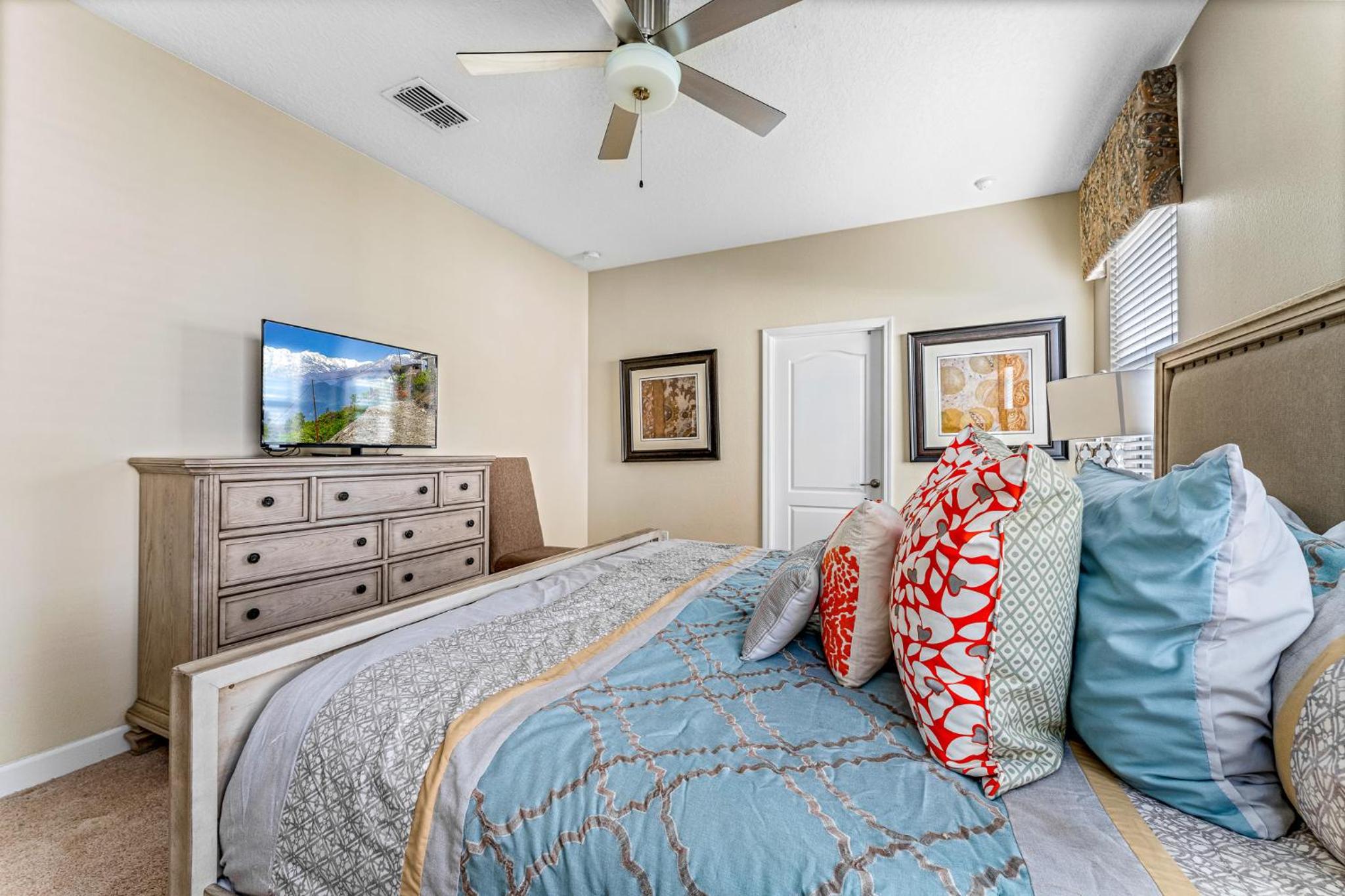Modern 8-Bed Champions Gate Disney Magic Awaits