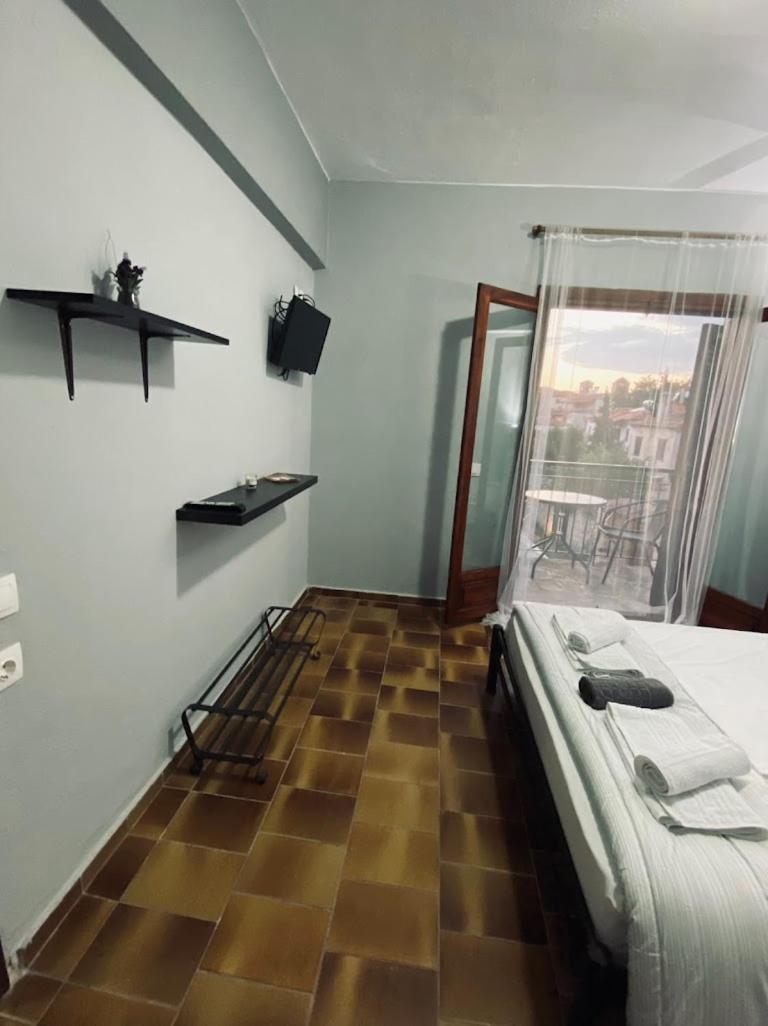 Alexandros Apartments