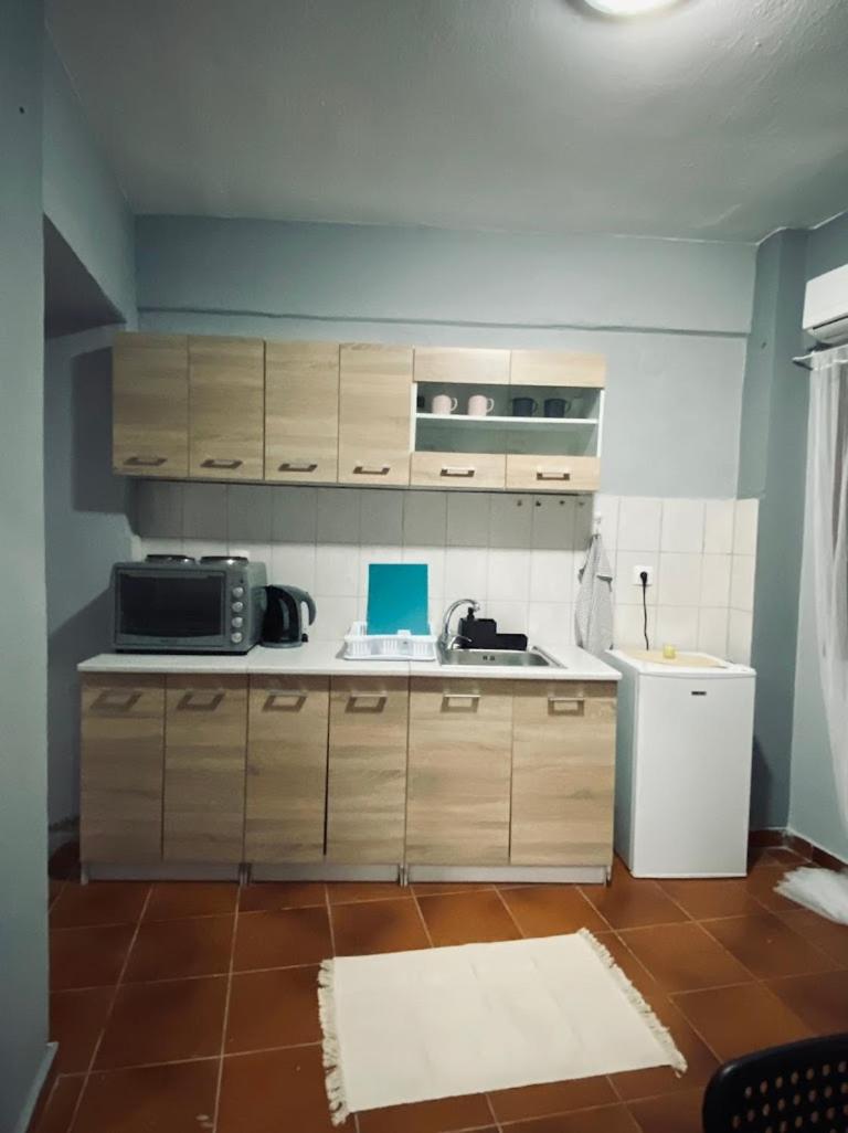 Alexandros Apartments