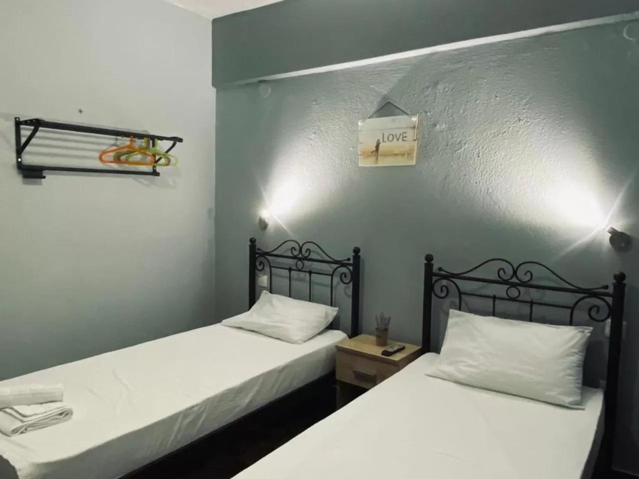 Alexandros Apartments