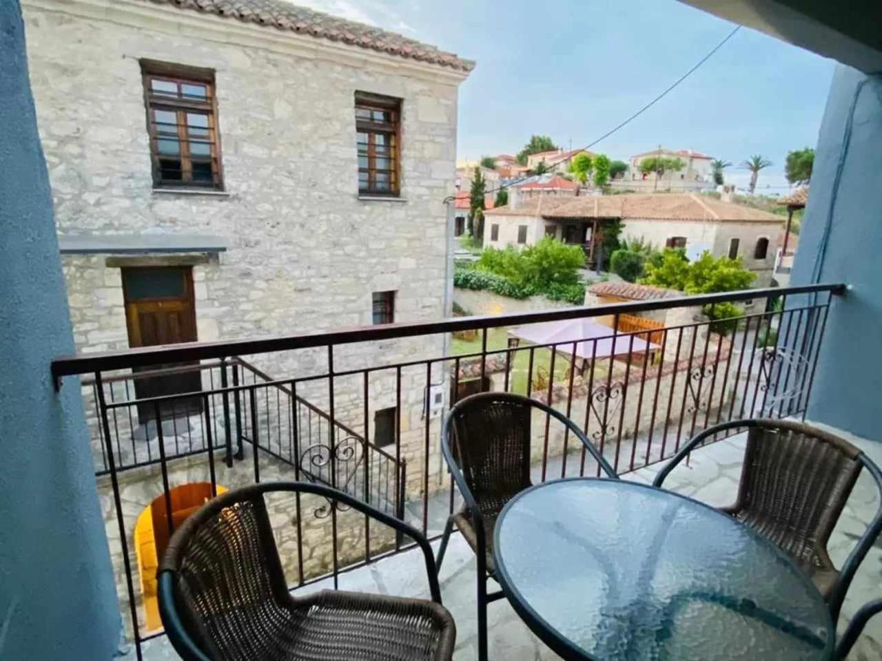 Alexandros Apartments