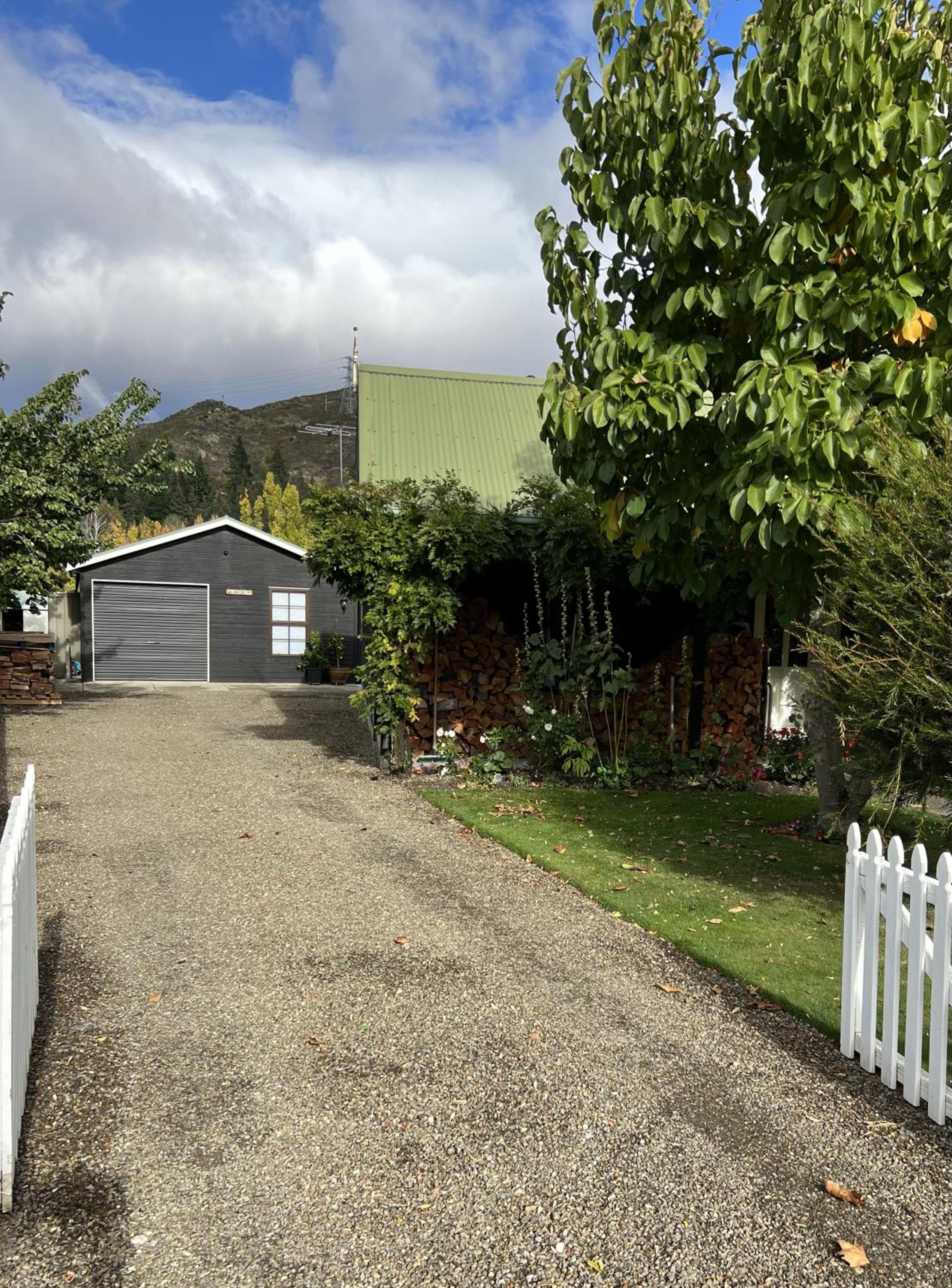 Pyke Cottage, Clyde view 4