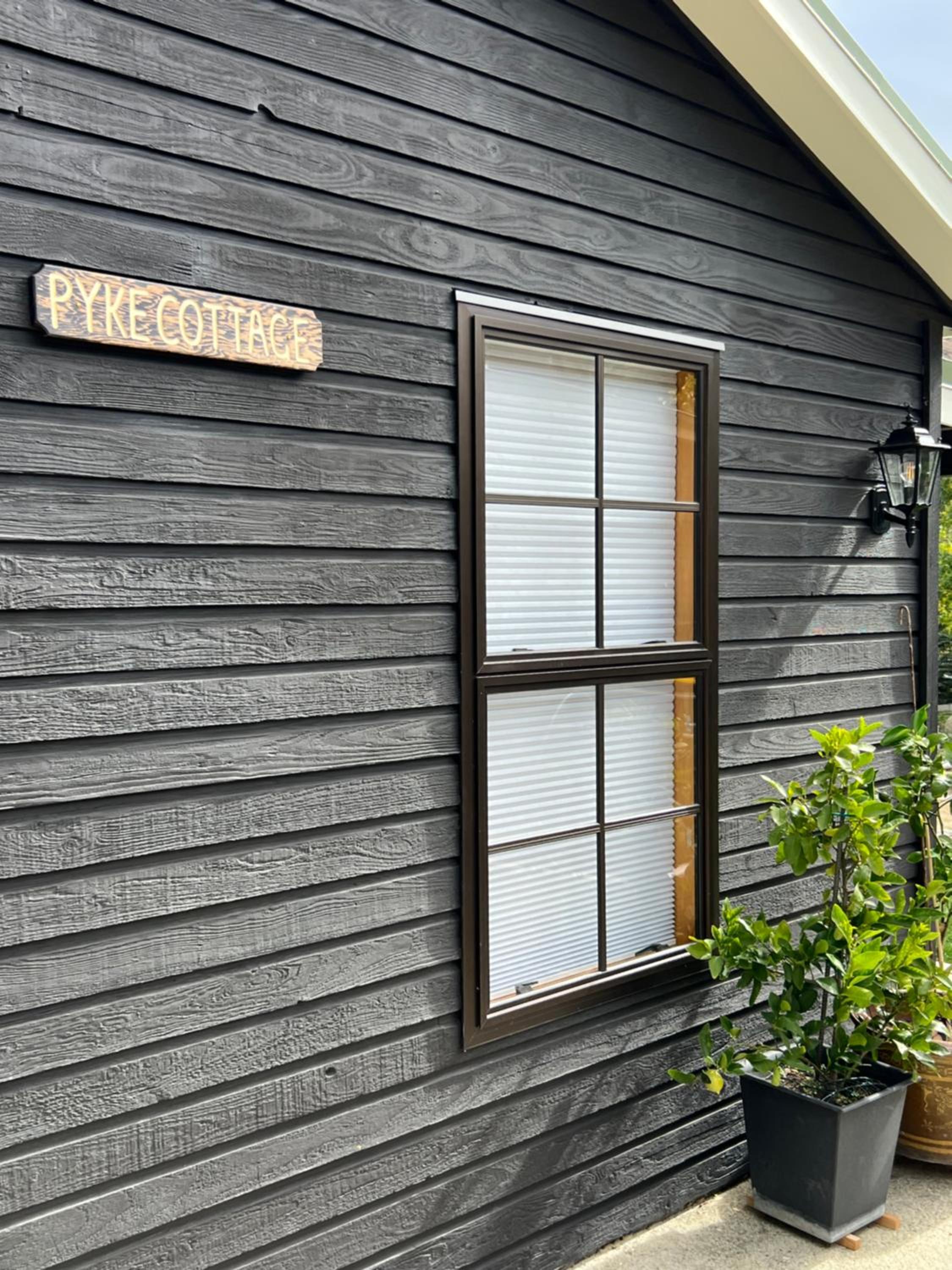 Pyke Cottage, Clyde view 5