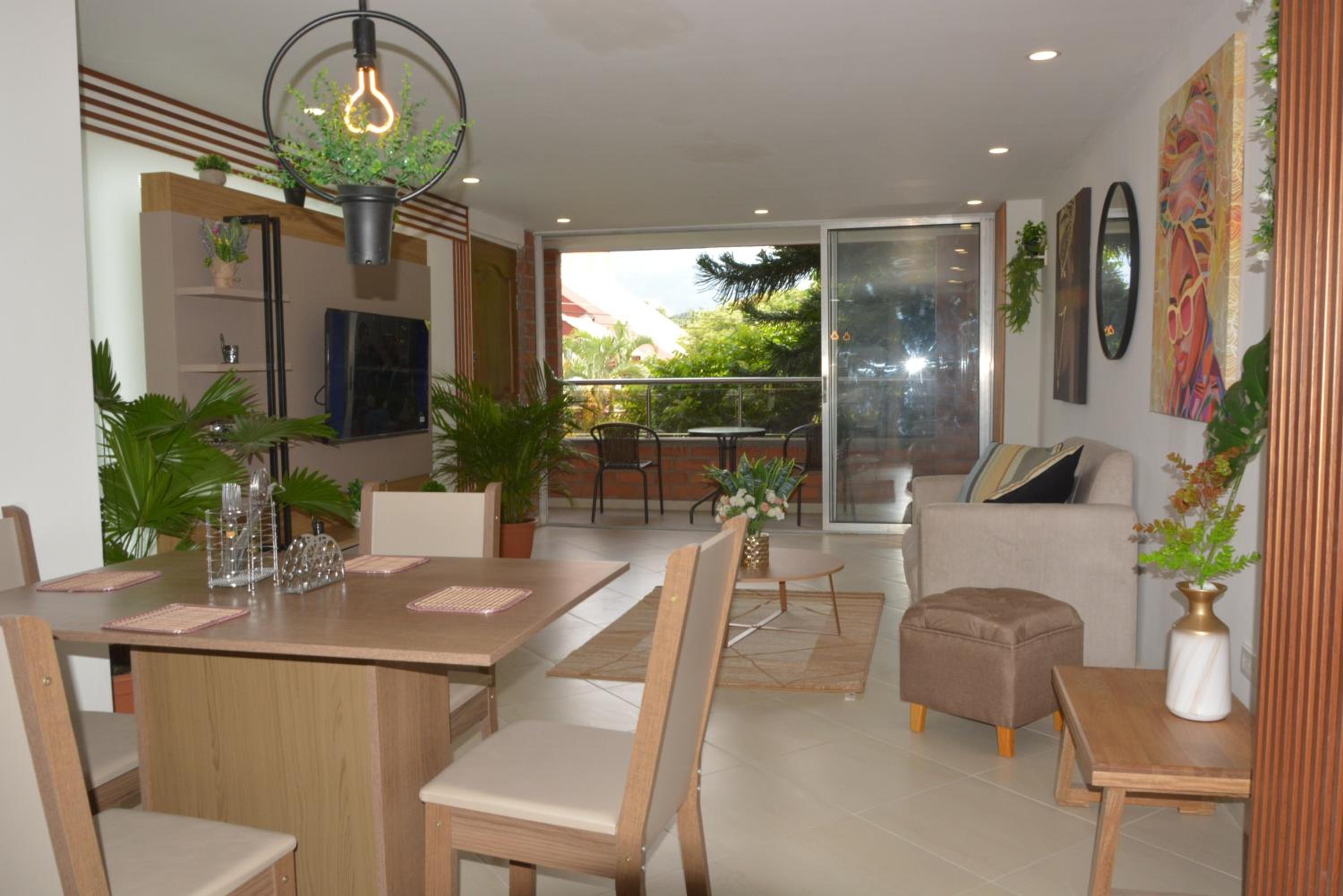 Moderno y céntrico apartamento con impresionantes vistas a la montaña 202