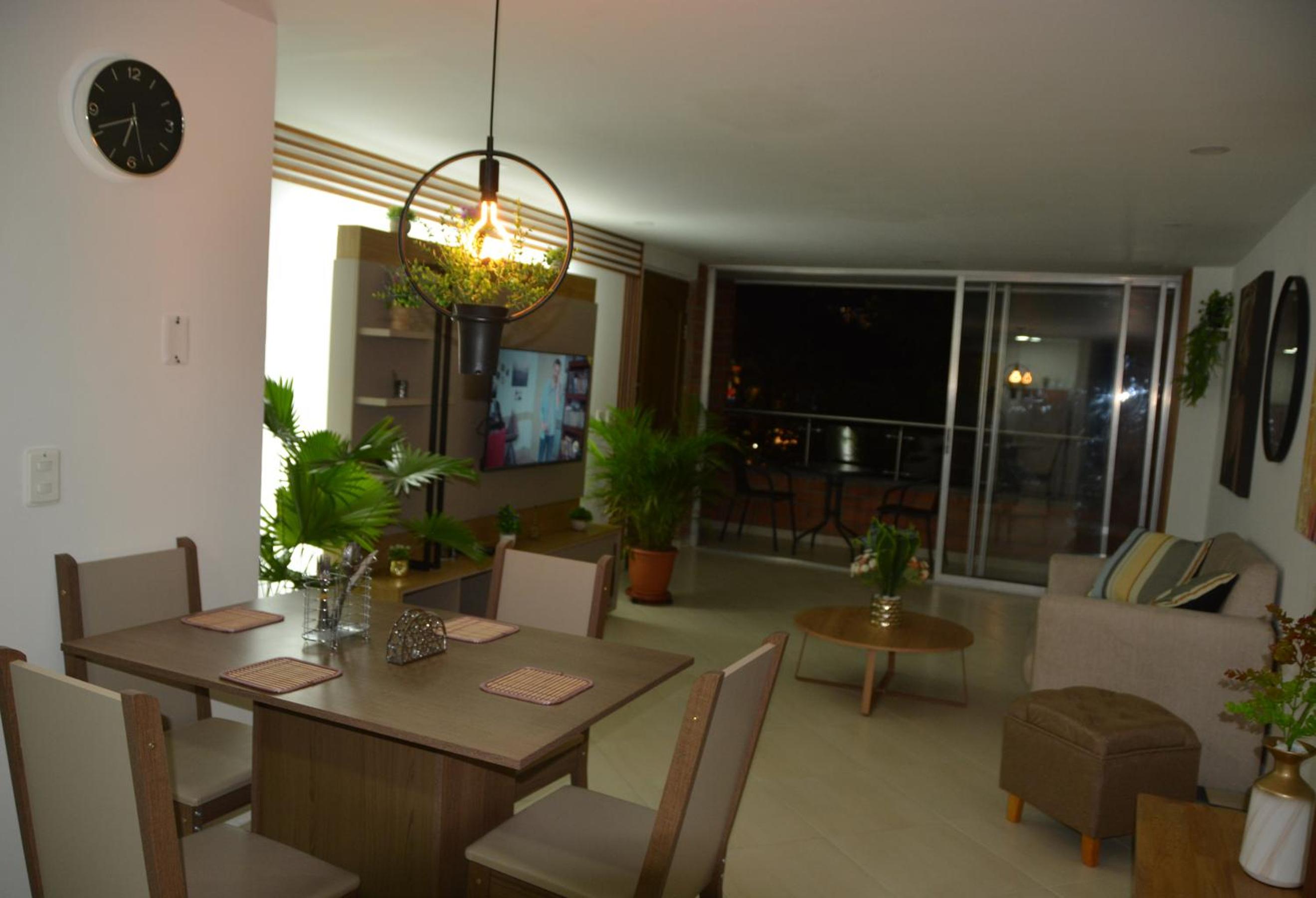 Moderno y céntrico apartamento con impresionantes vistas a la montaña 202