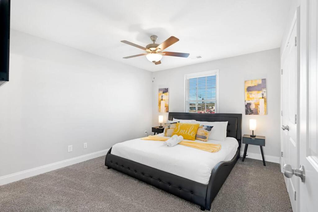 Make Lemonade in luxury w king bed and free parking plus 40 minutes to Nashville view 5