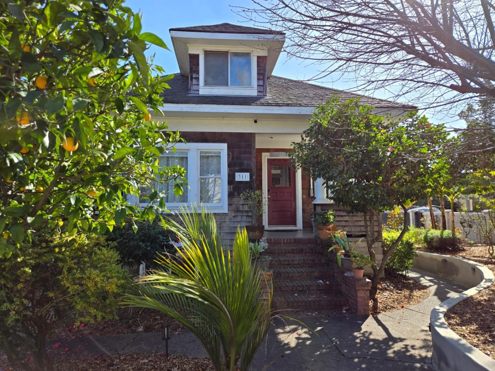 Beautiful Spacious Victorian Garden Oasis Central, Gated, Deck, BBQ view 2