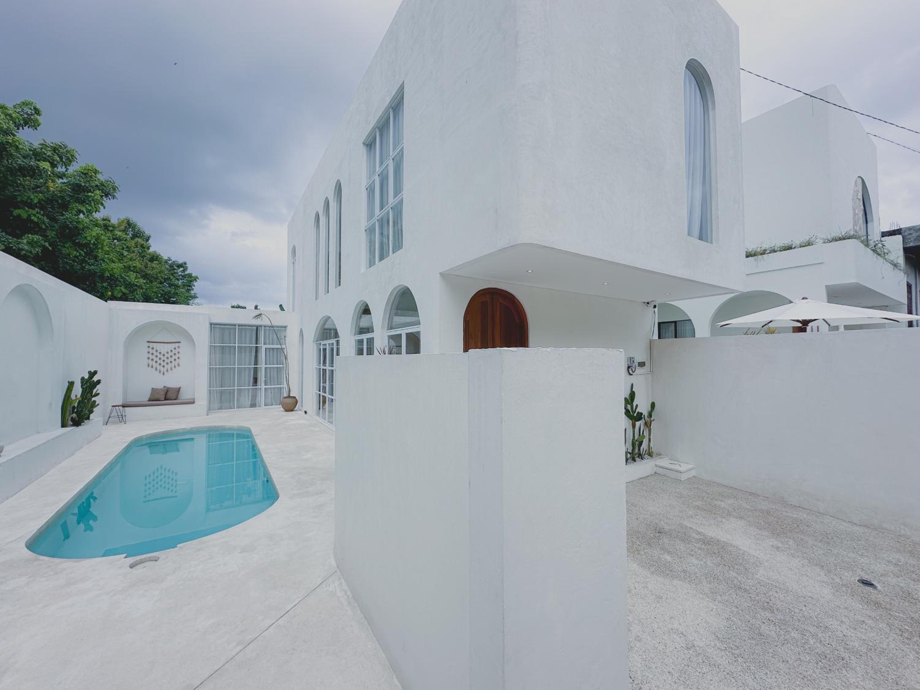 Close to Jimbaran Beach, 3BR with Private Pool view 2