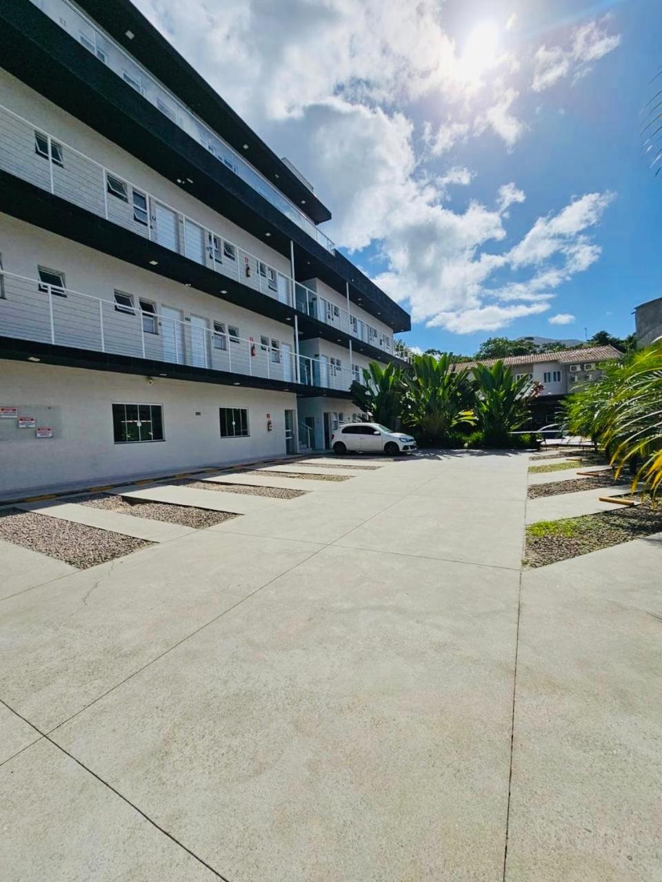Loft 16 e 05 - Maranduba com piscina próximo a praia