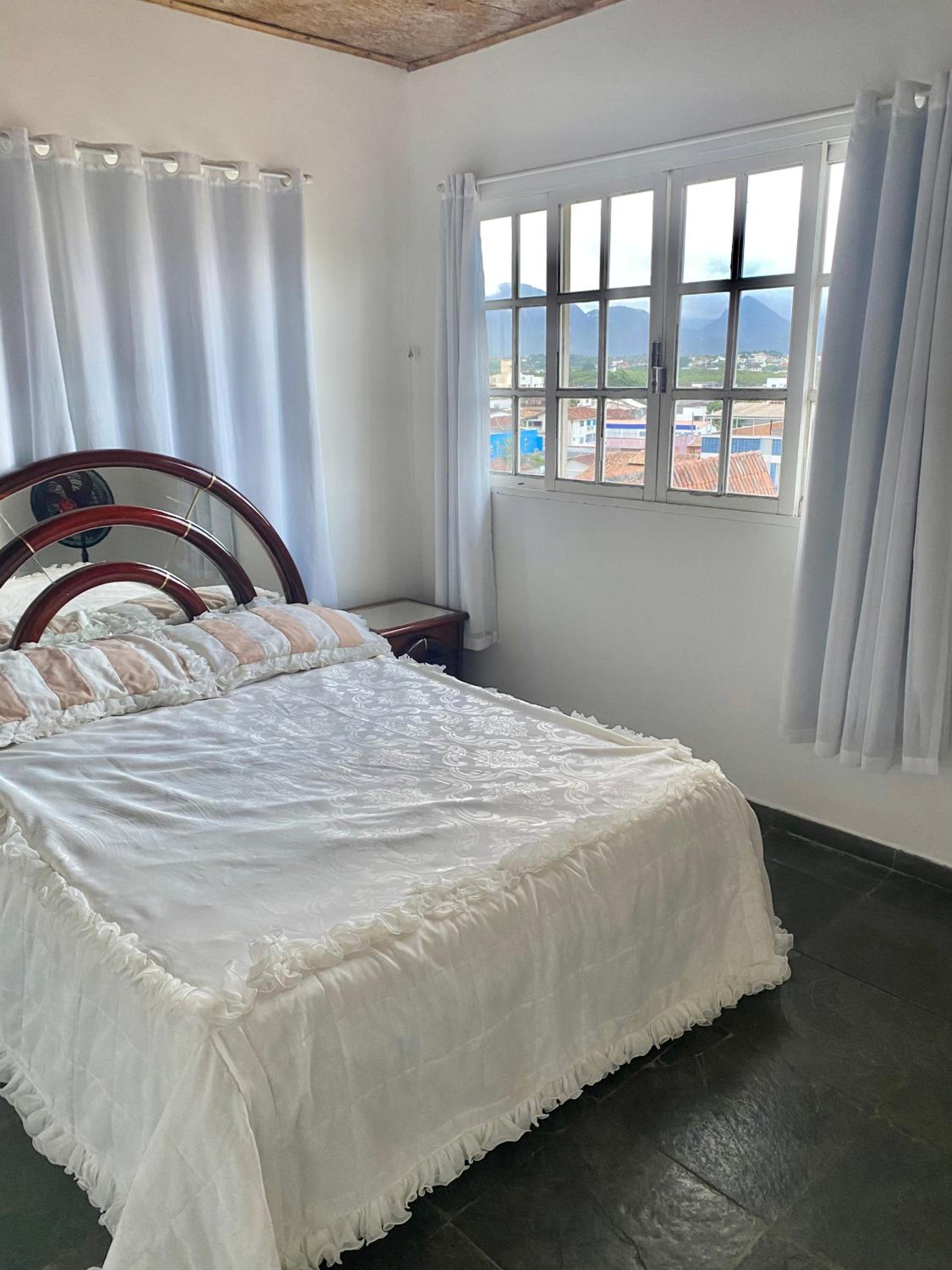 CASA EM GUARAPARI