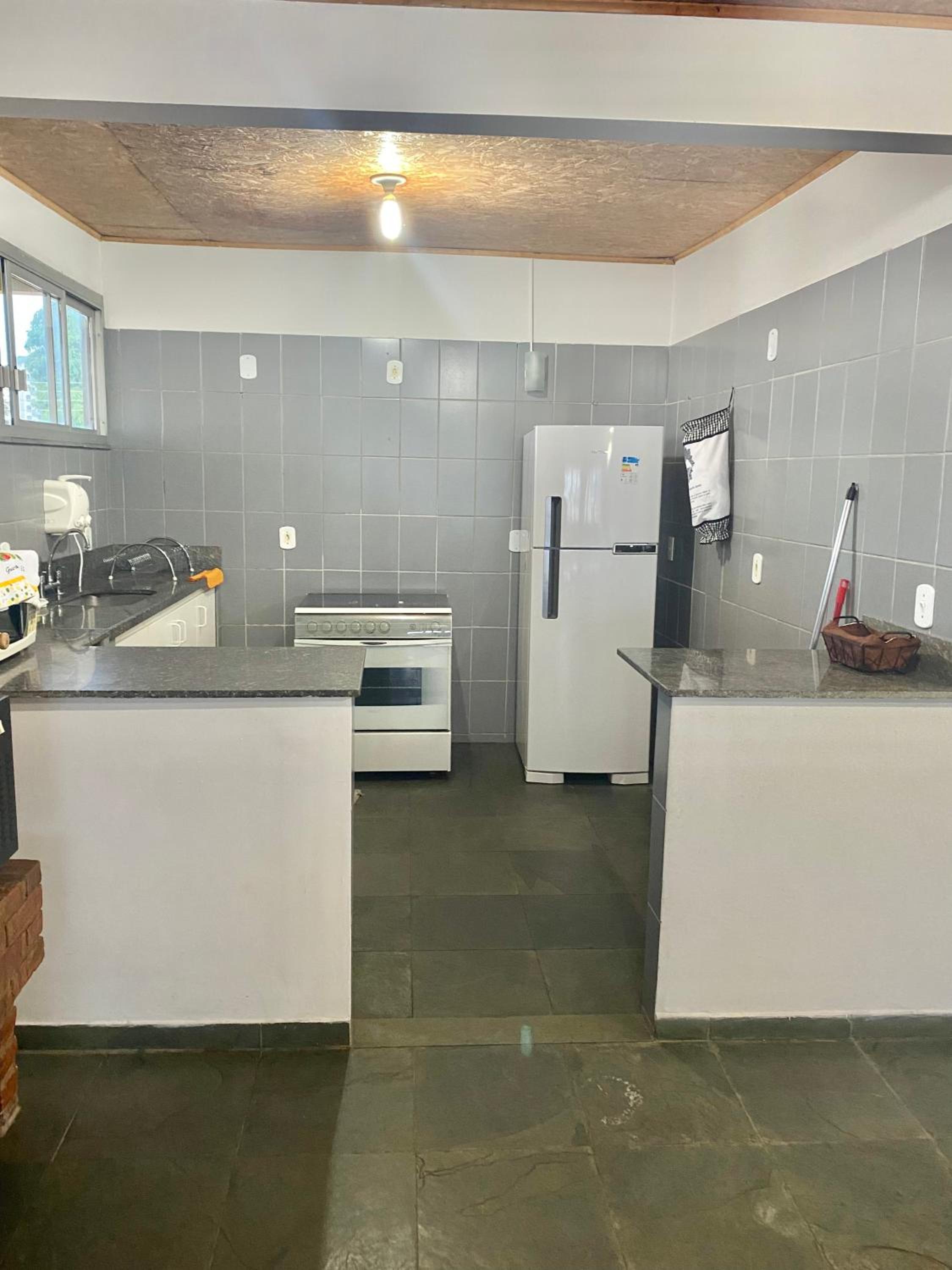 CASA EM GUARAPARI