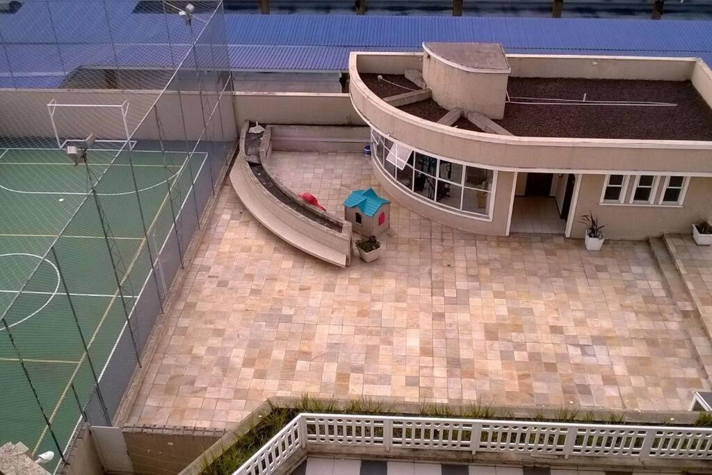 Flat 1 qto, piscina, loc central