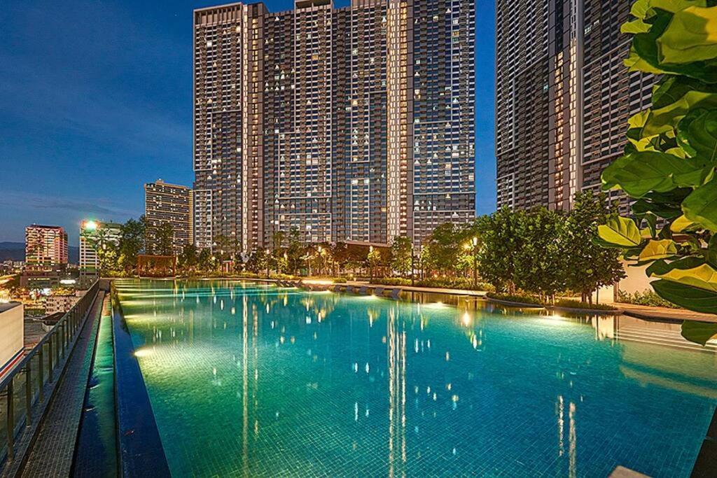 M Vertica-Little Green Haven Infinity Pool Gym